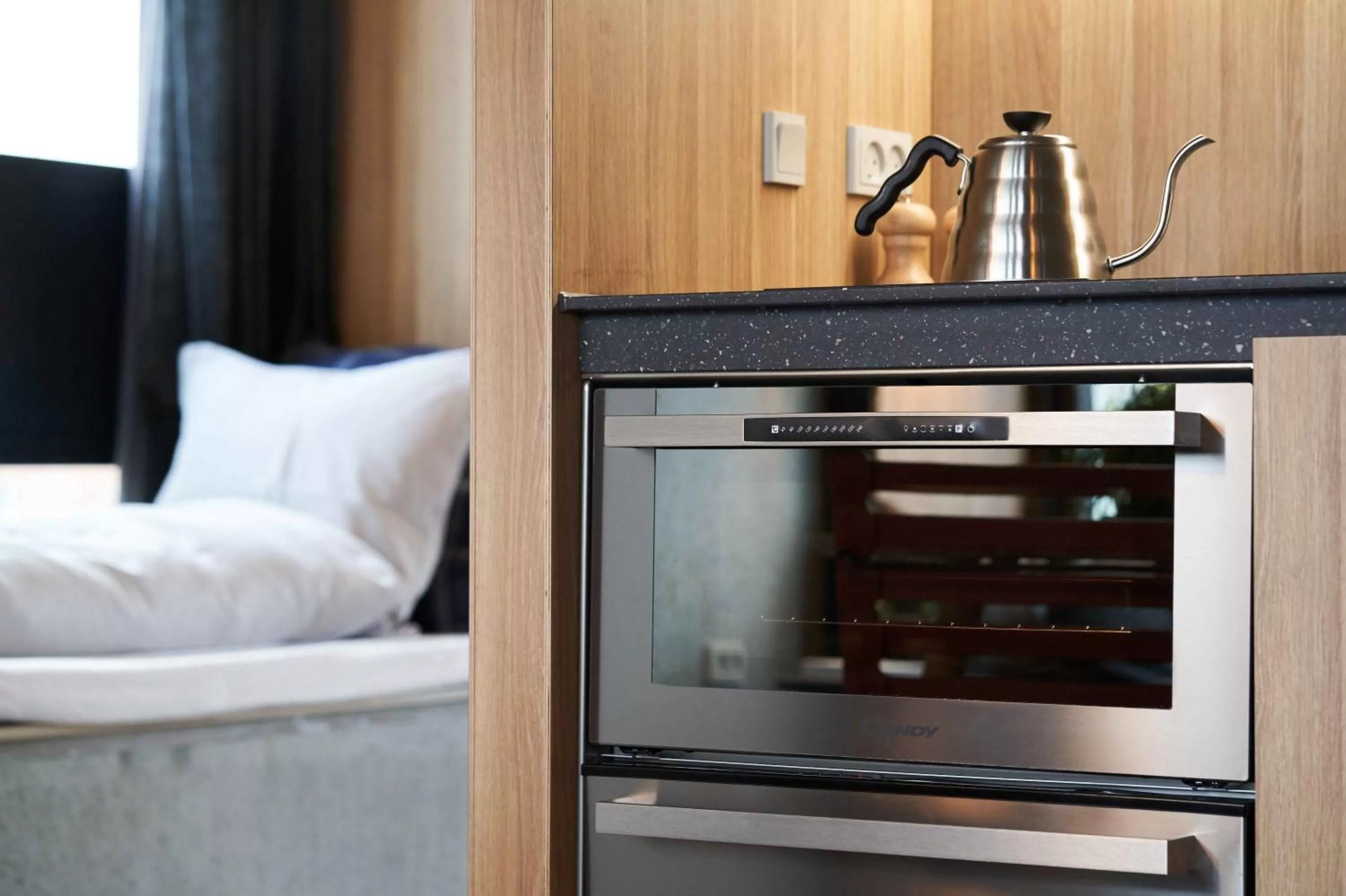 Kitchen or kitchenette, Bed in Hotel GUESTapart