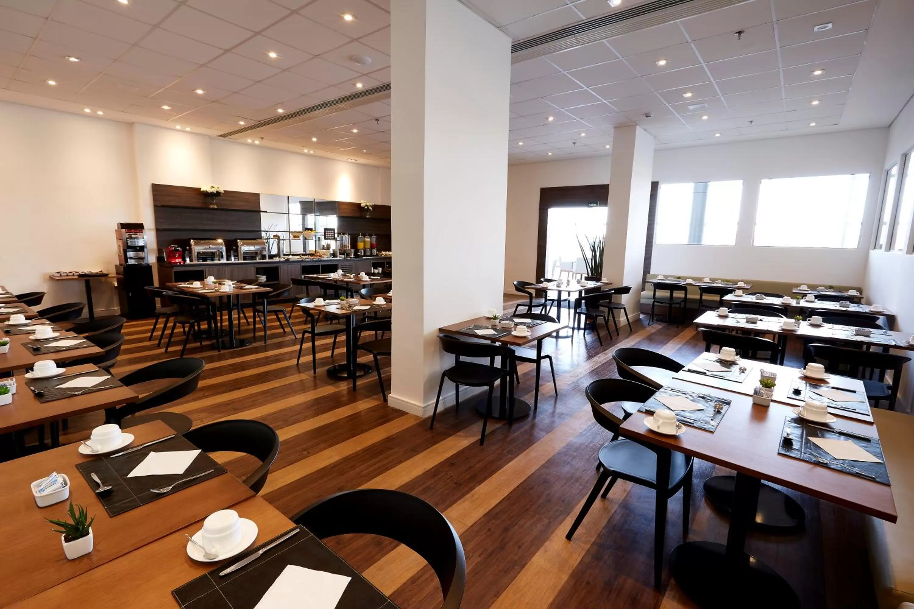 Food and drinks in Tulip Inn Itaguai