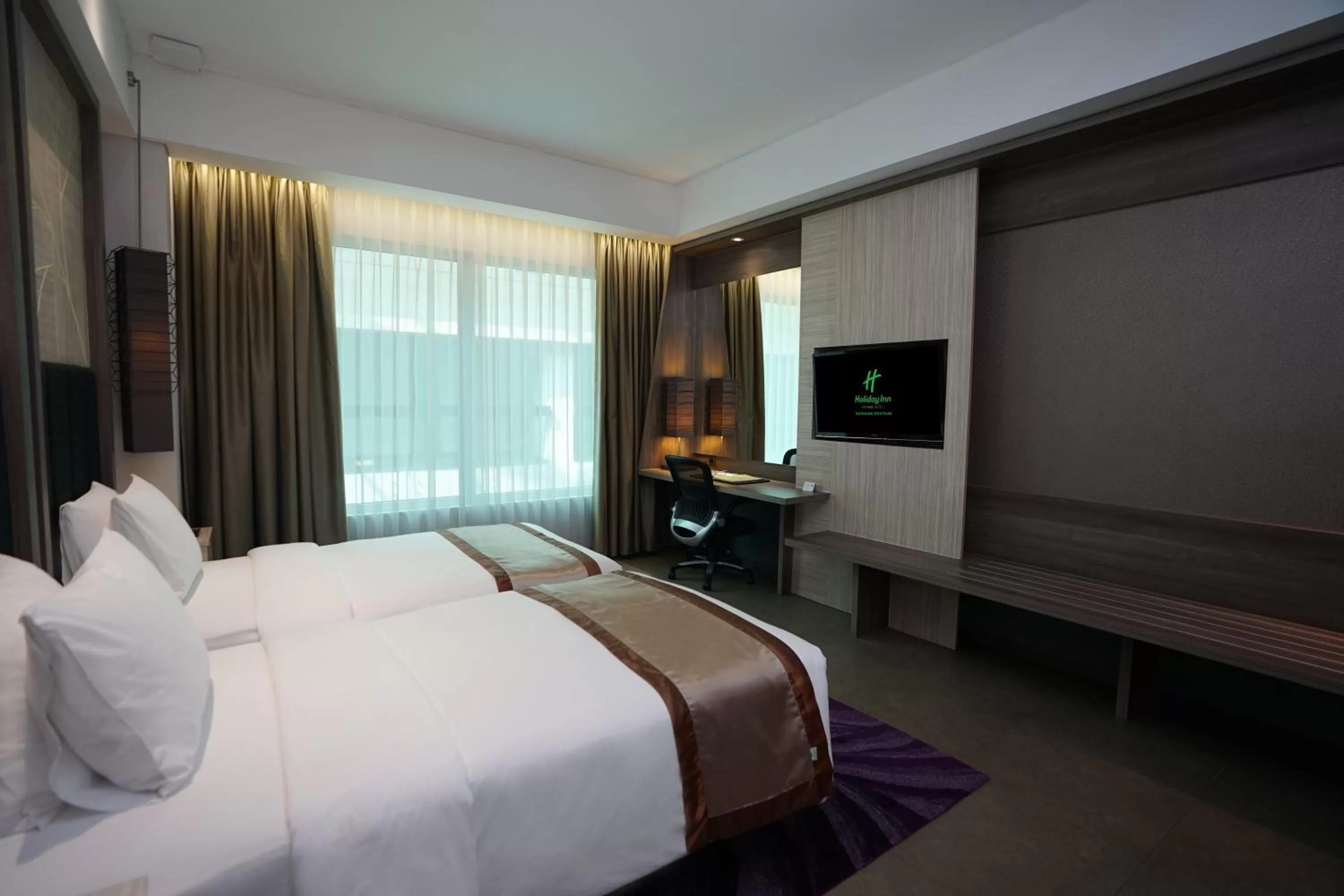 Bed in Holiday Inn Bandung Pasteur by IHG