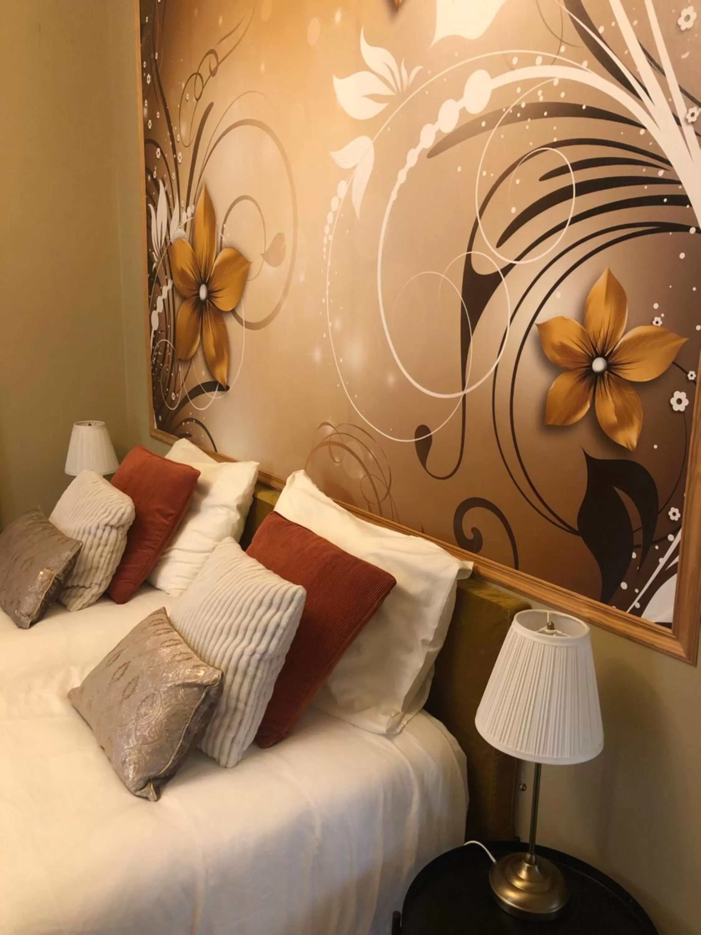 Decorative detail, Bed in Maison de la Comtesse