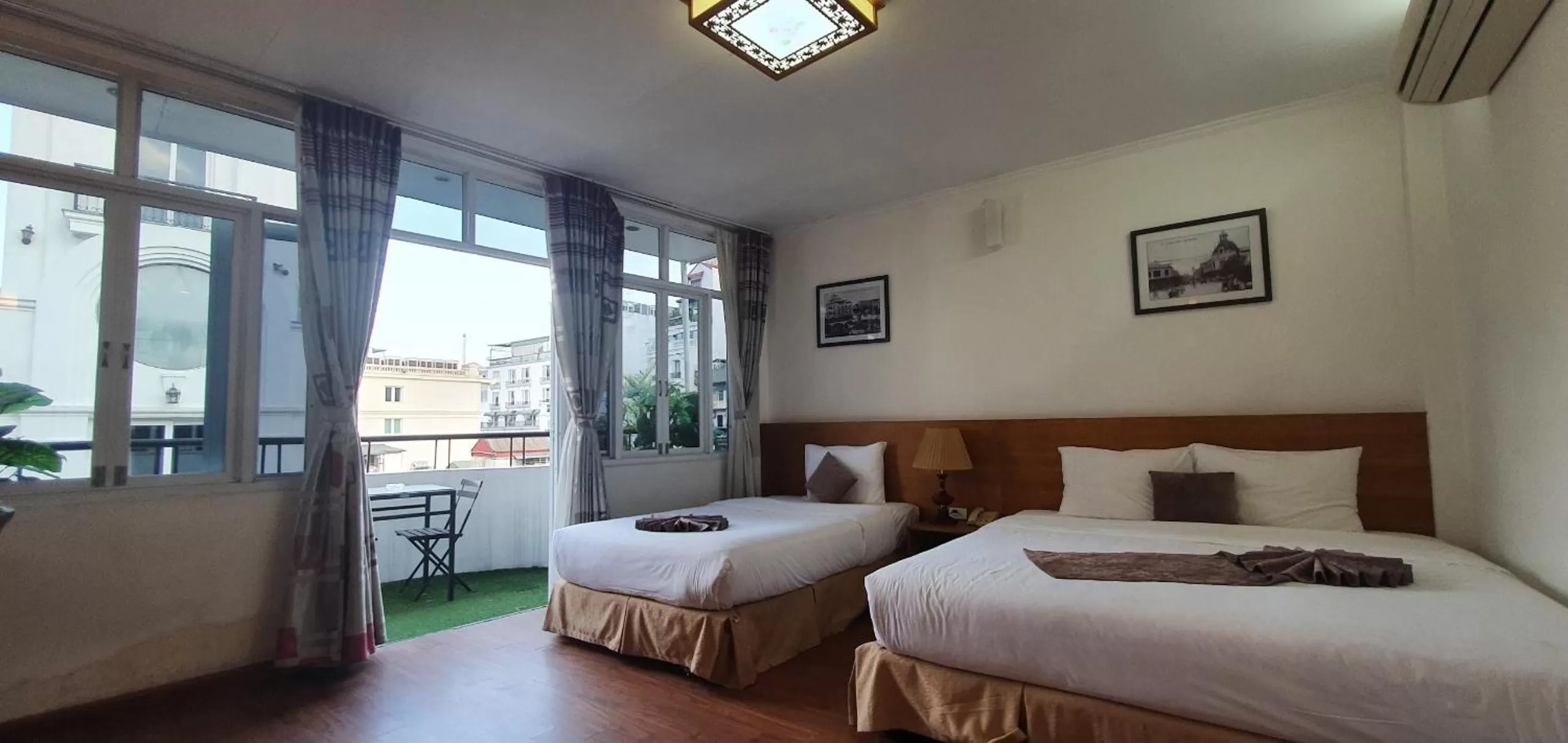 Bed in Hanoi Win Hotel & Travel