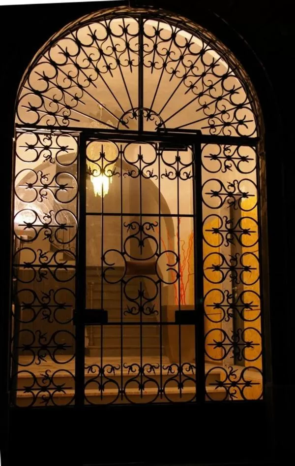 Decorative detail in SoloSonno