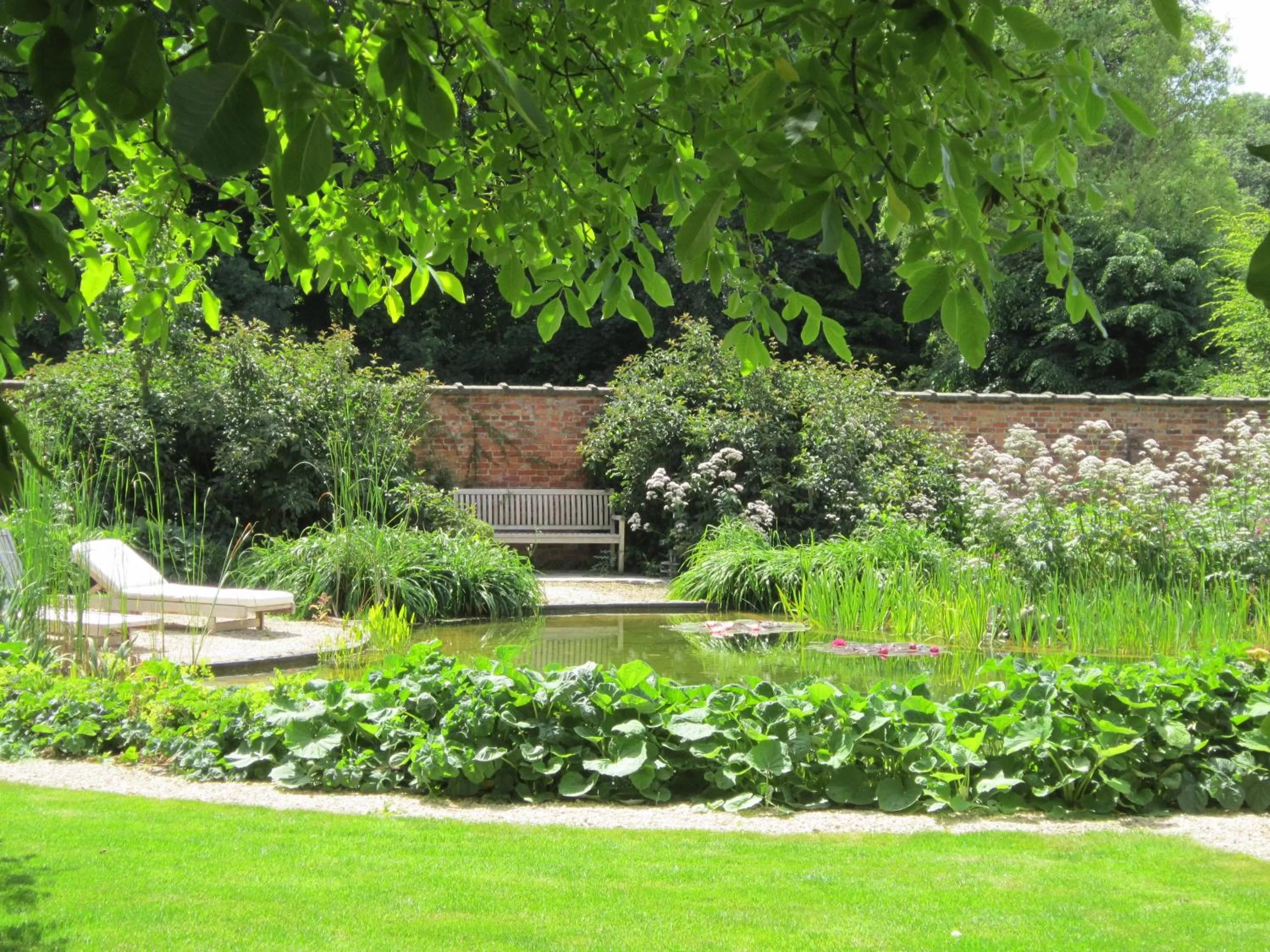 Summer, Garden in B&B Pastorie van Merkem