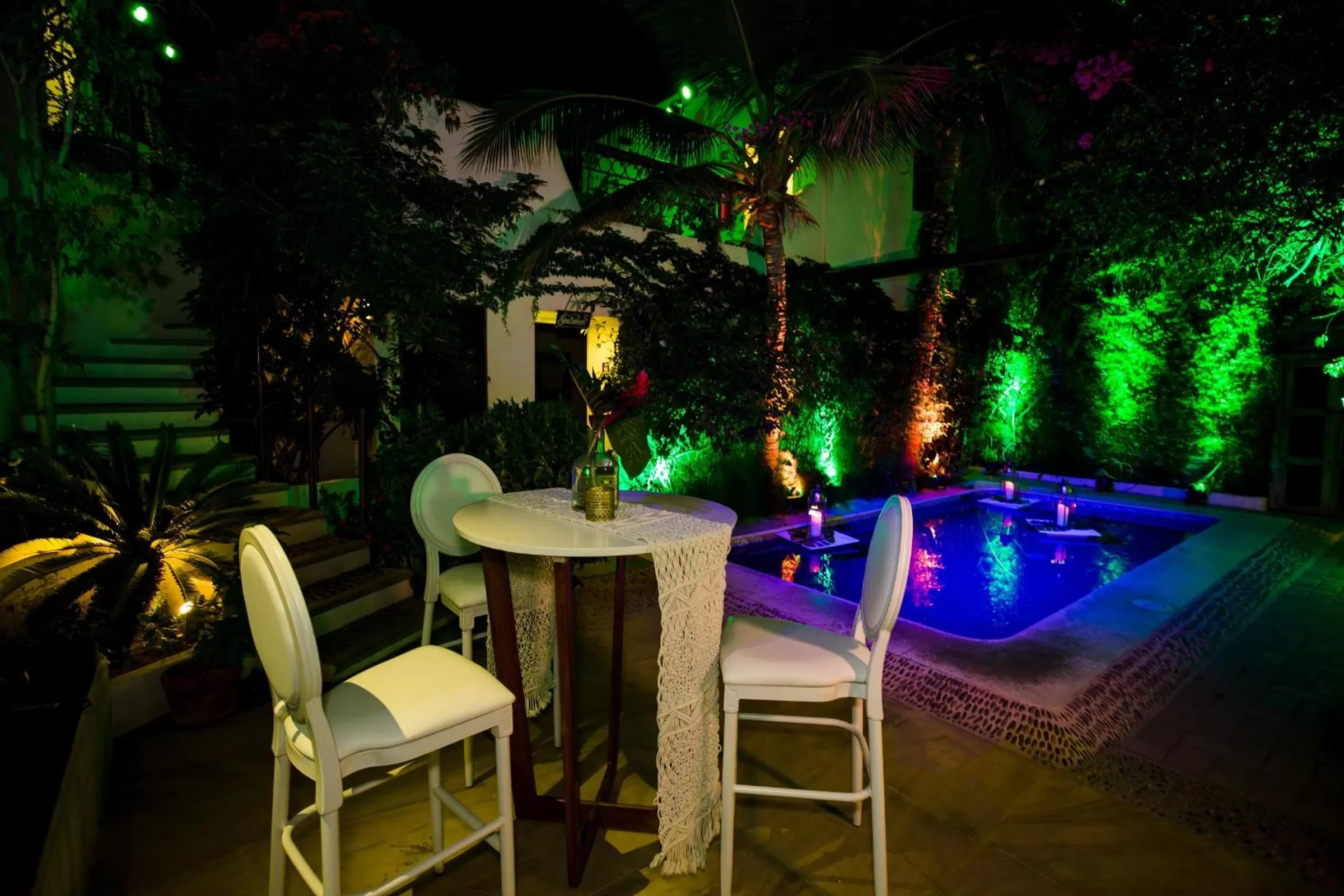 Swimming pool in Los Milagros Hotel