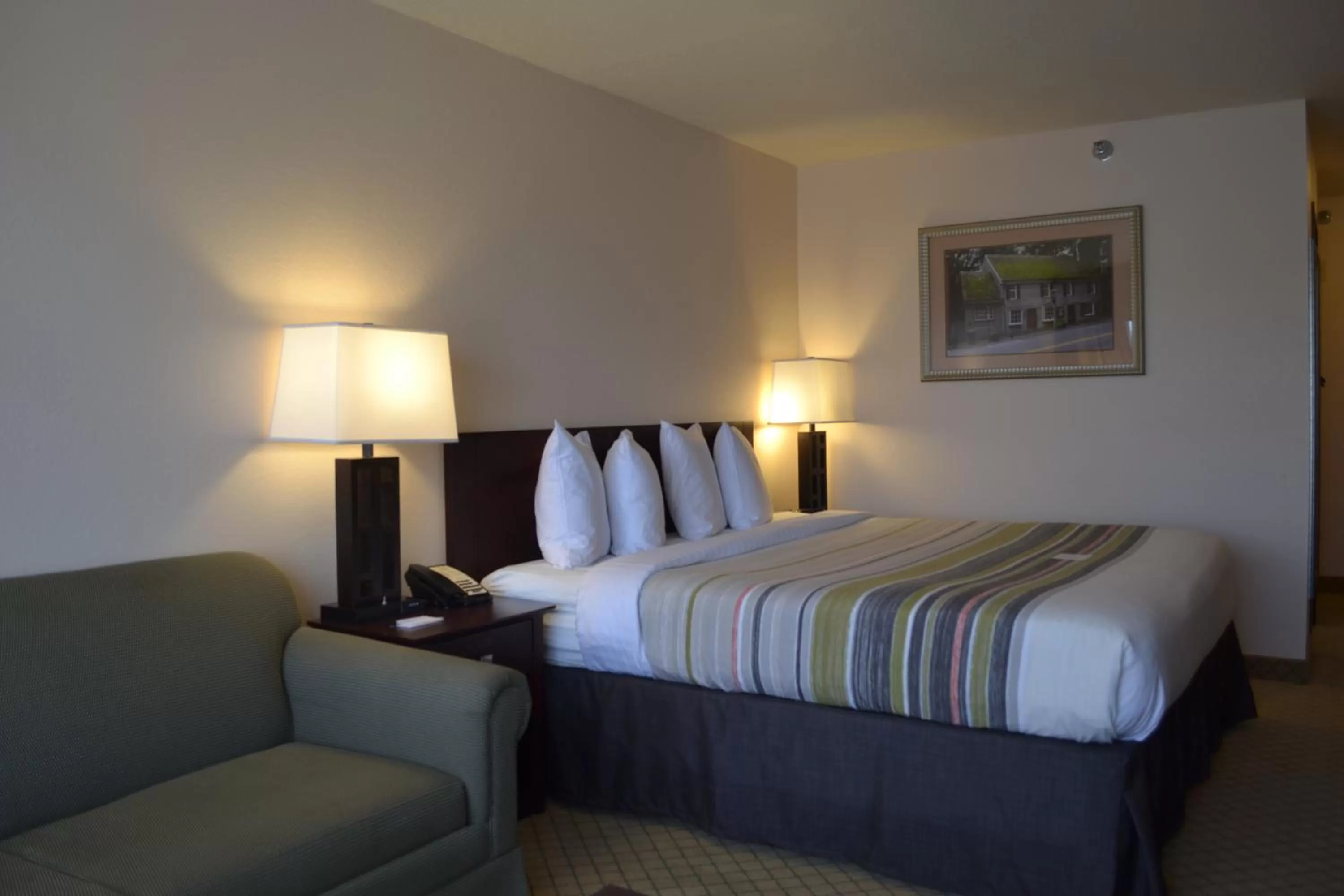 Bedroom, Bed in Country Inn & Suites by Radisson, Abingdon, VA