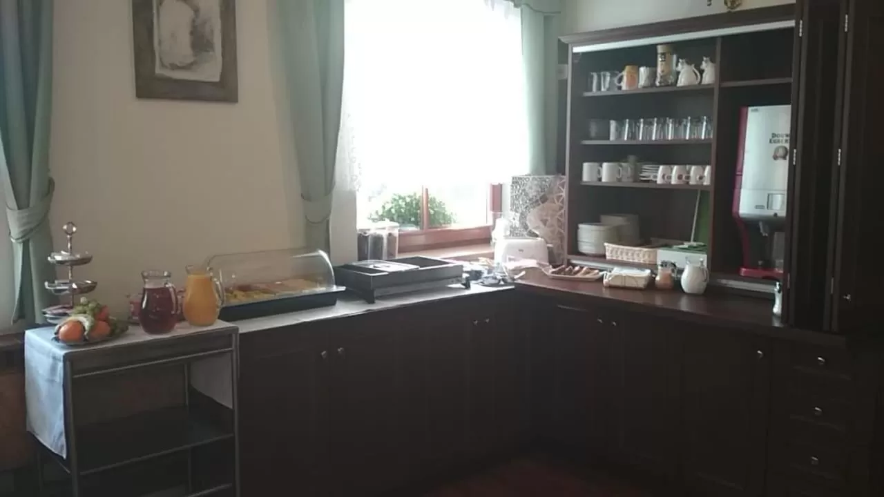 Kitchen/Kitchenette in Hotel Le Café