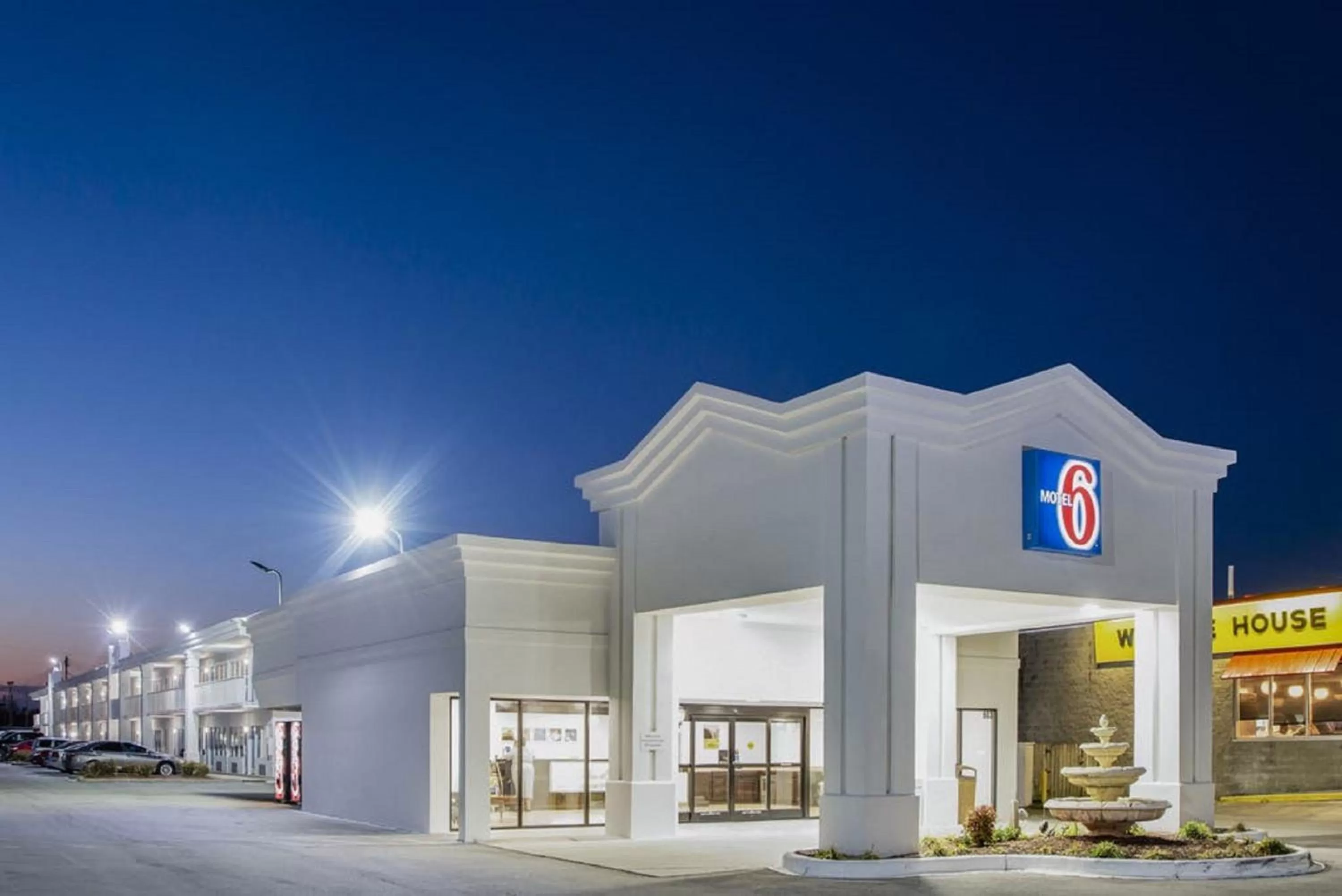 Property building in Motel 6-Jacksonville, NC