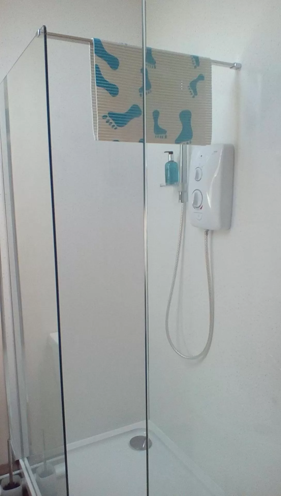 Shower in The Lincolnshire Poacher Inn