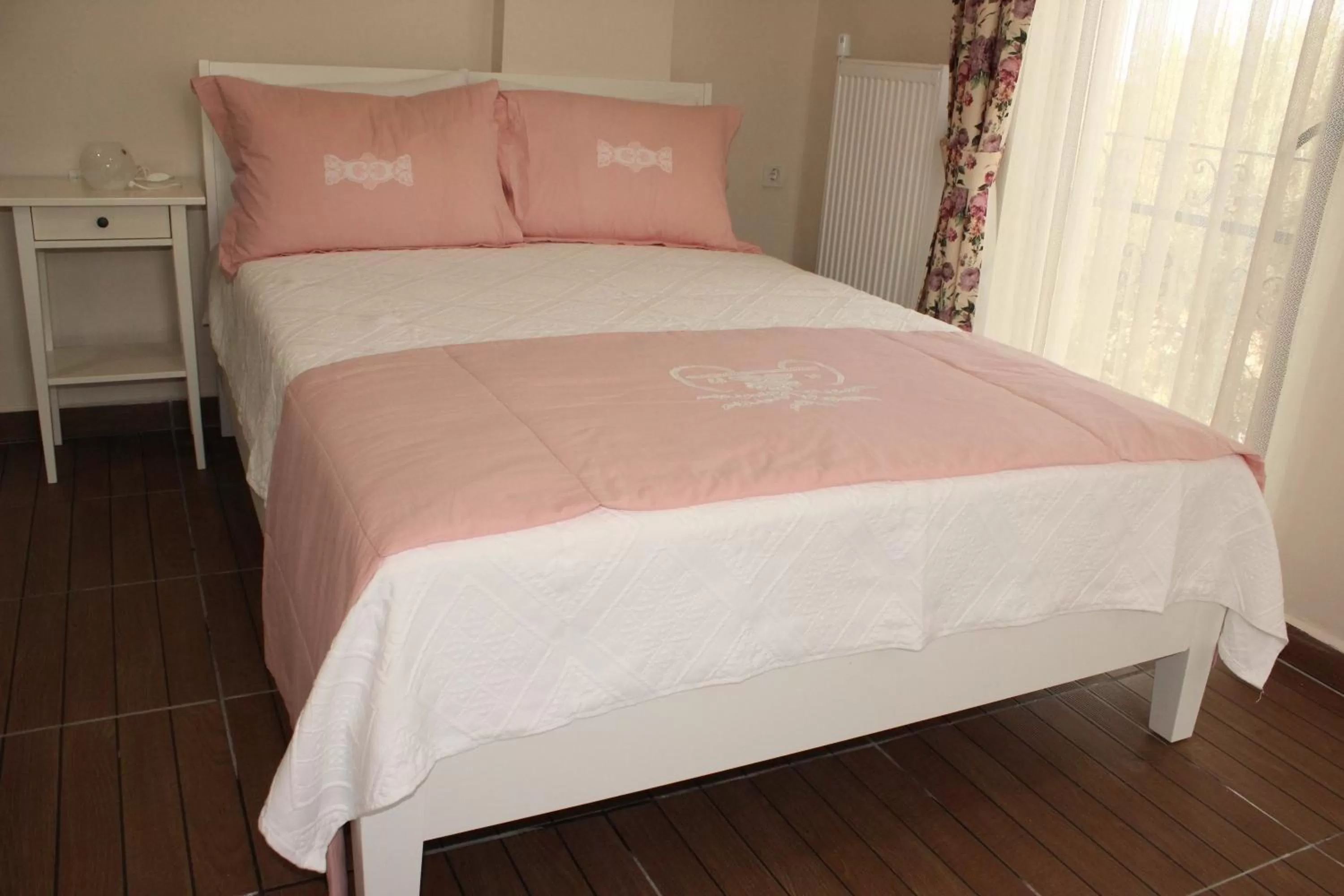 Photo of the whole room, Bed in Ede Apart Otel