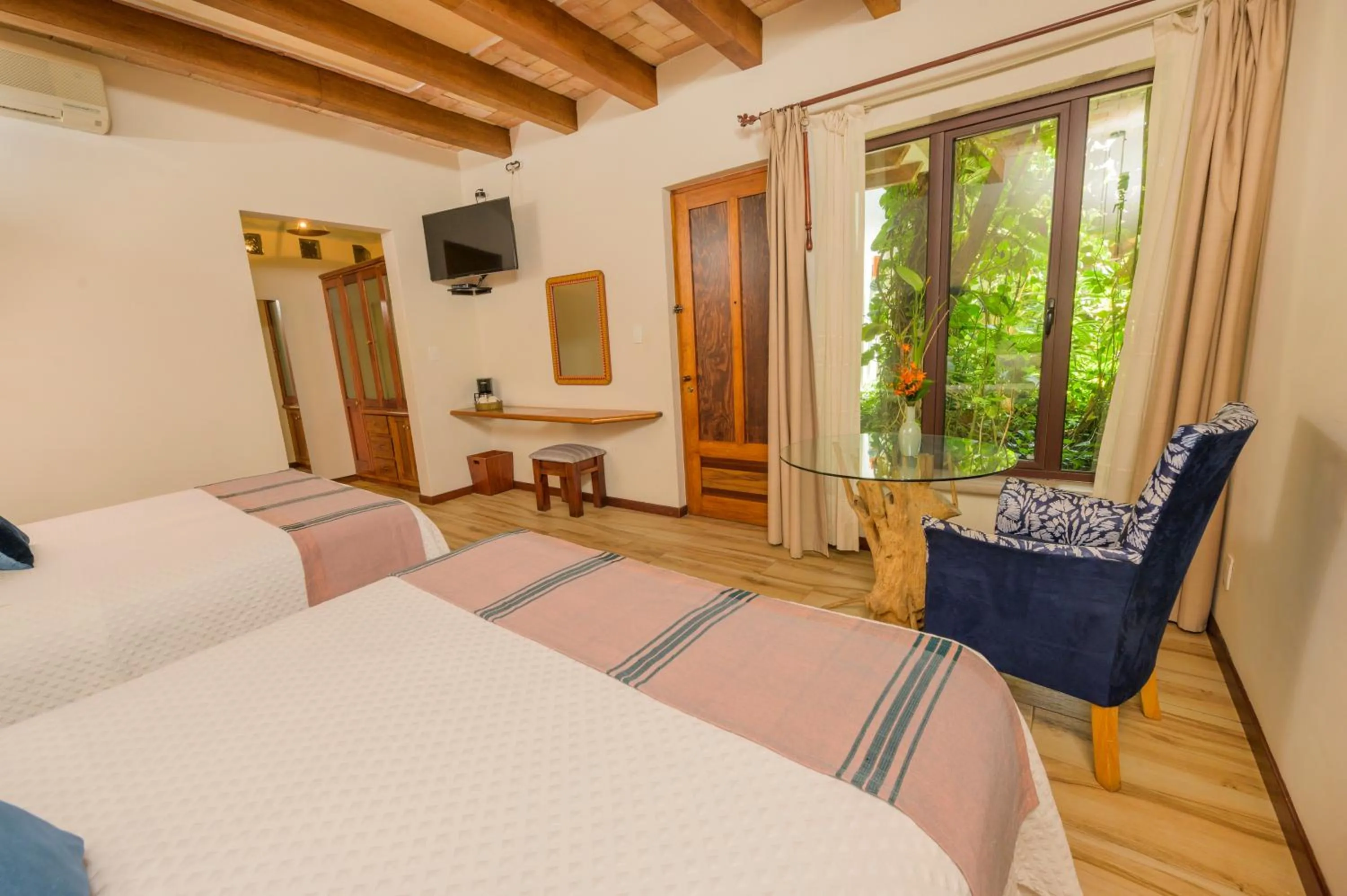 Photo of the whole room, Bed in Hotel Casa Vertiz