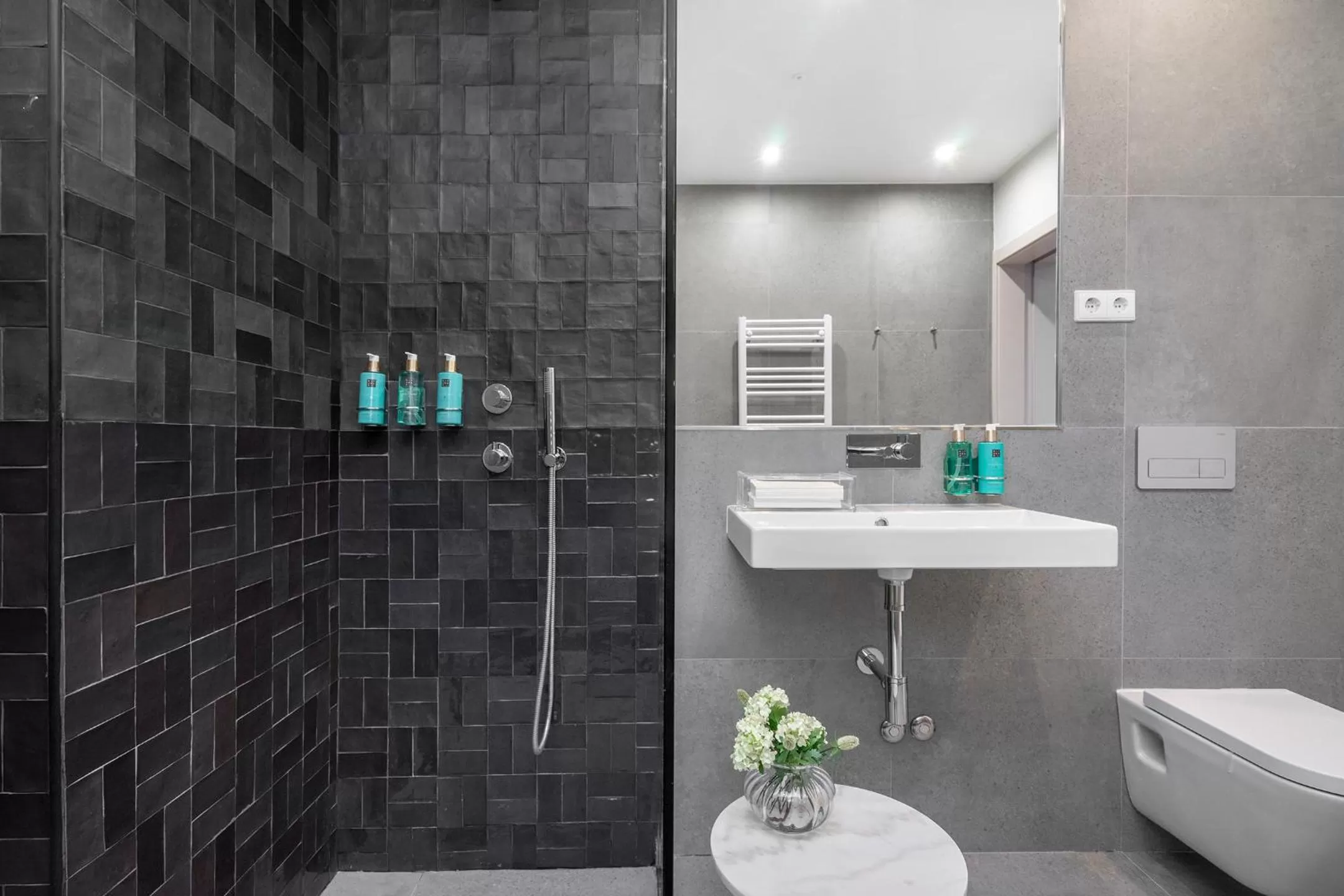 Shower in Canto De Luz - Luxury Maison