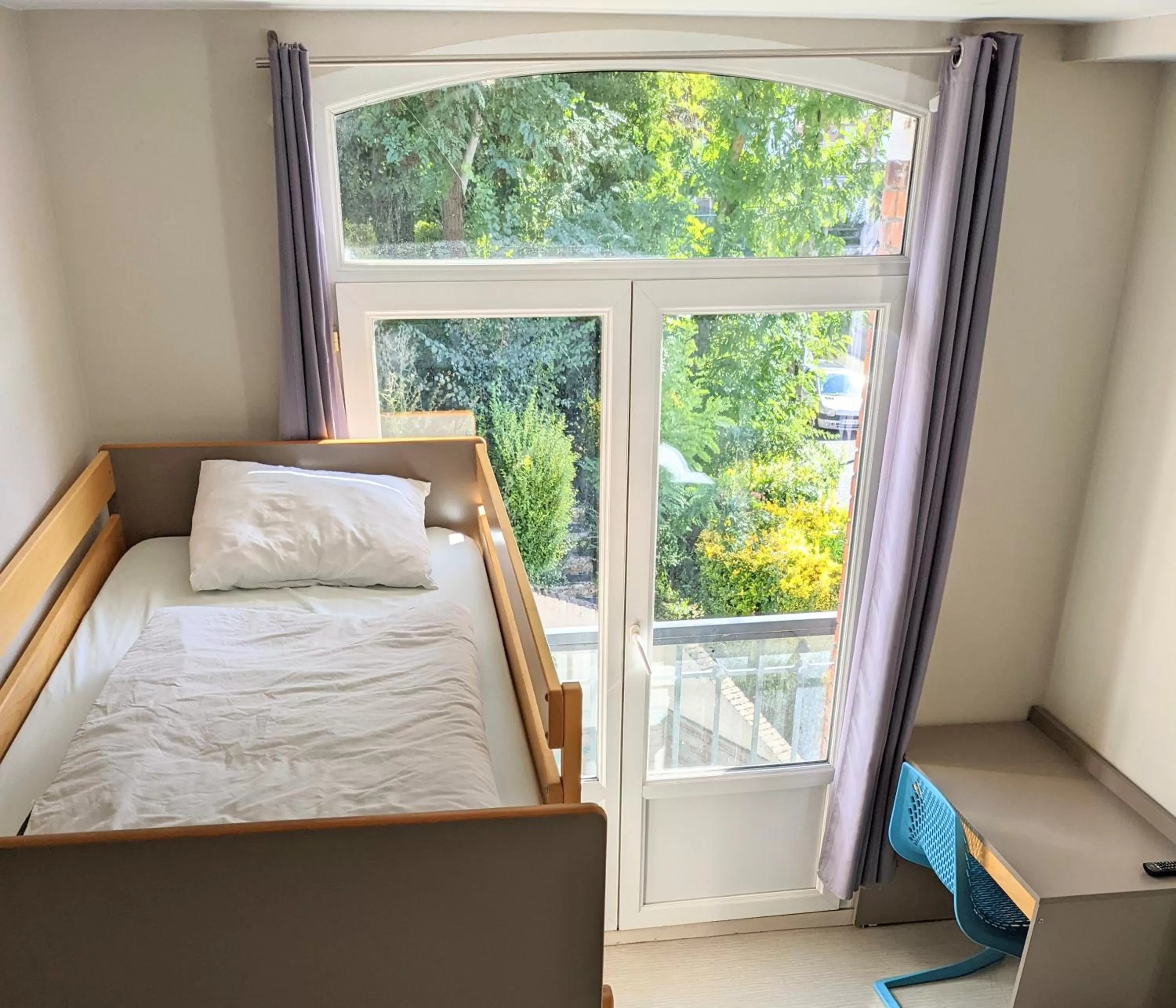 Bed in Auberge des Remparts