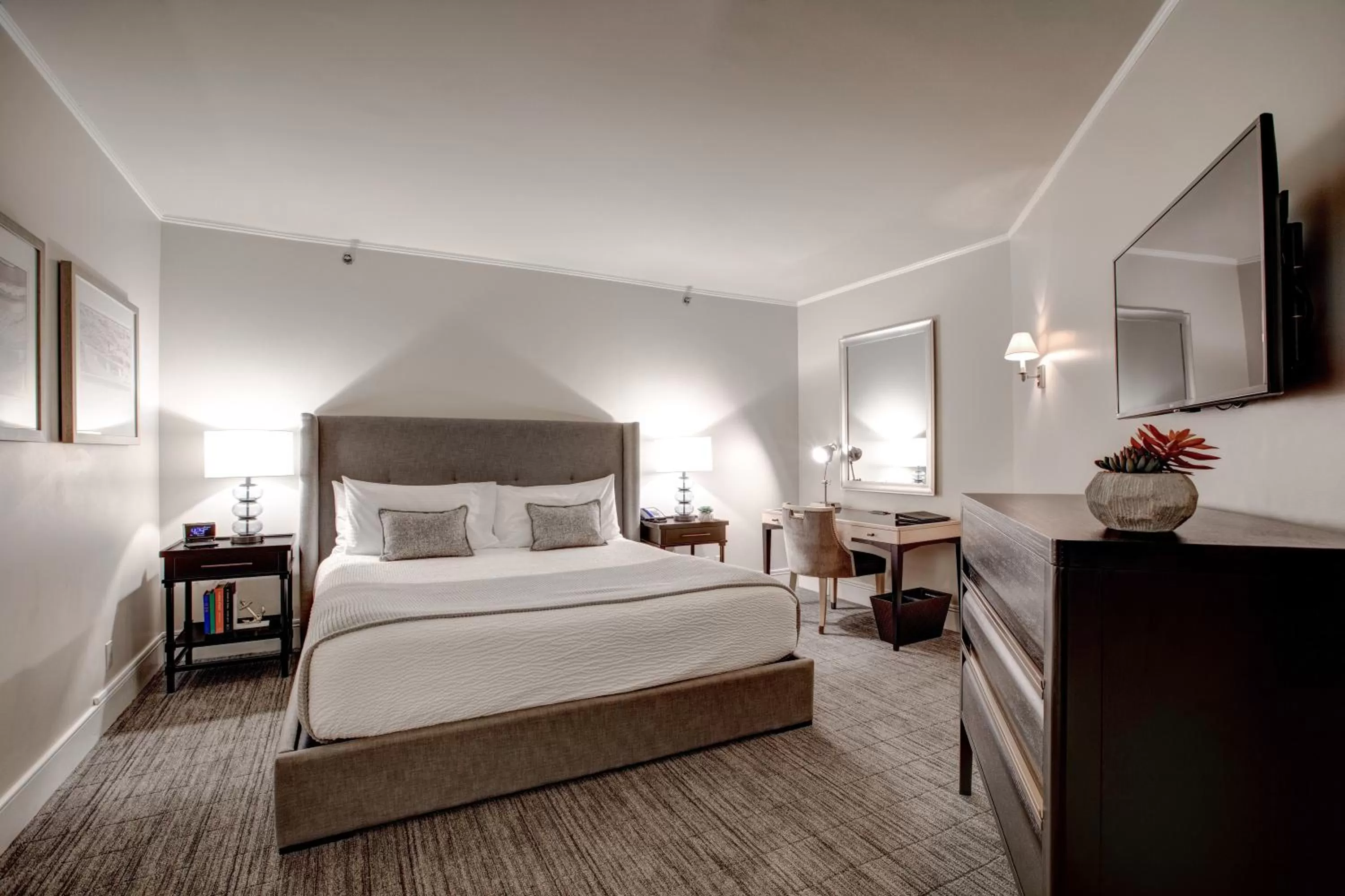 Bedroom, Bed in The Woodmark Hotel & Still Spa on Lake Washington