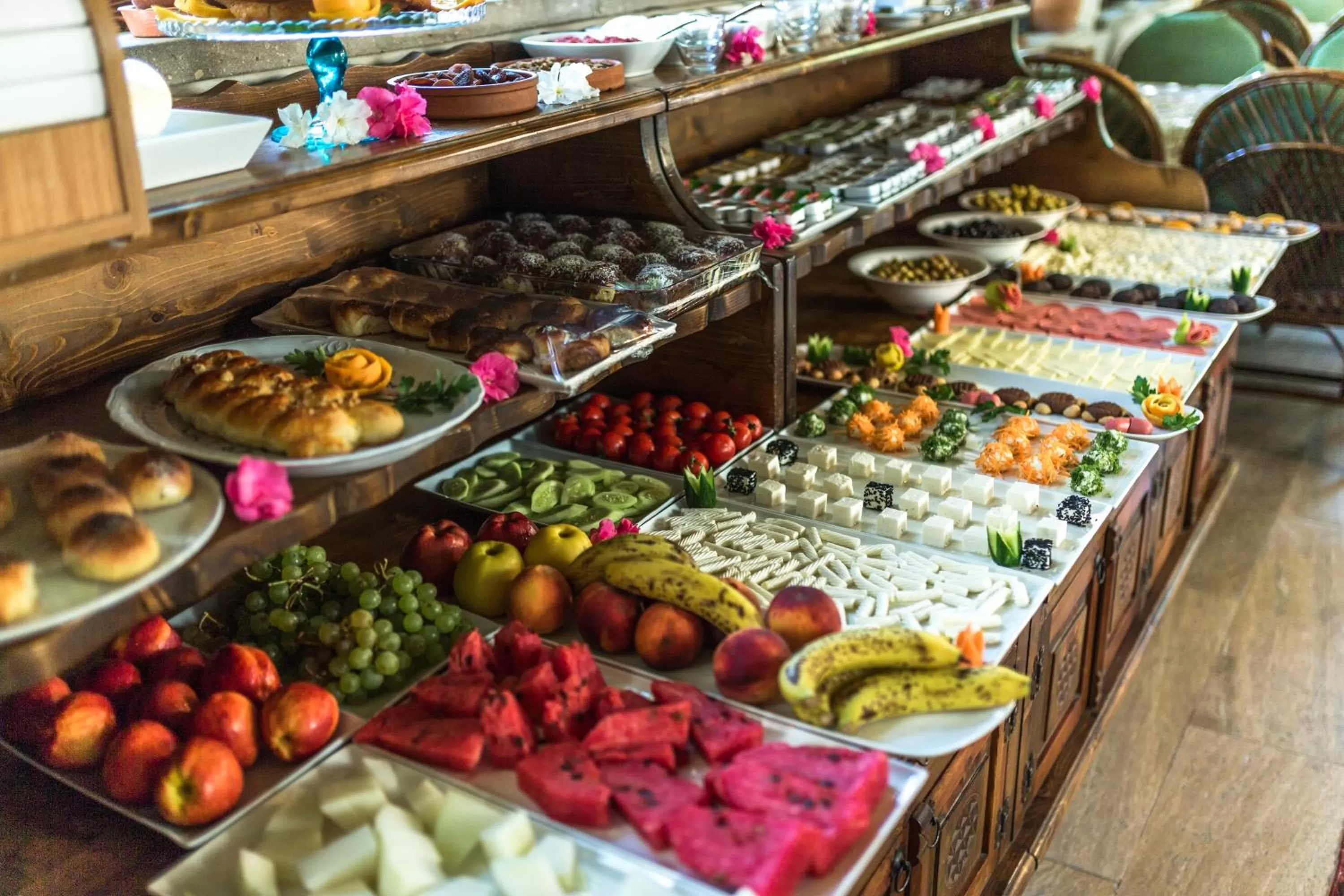 Breakfast in Hidden Cave Hotel