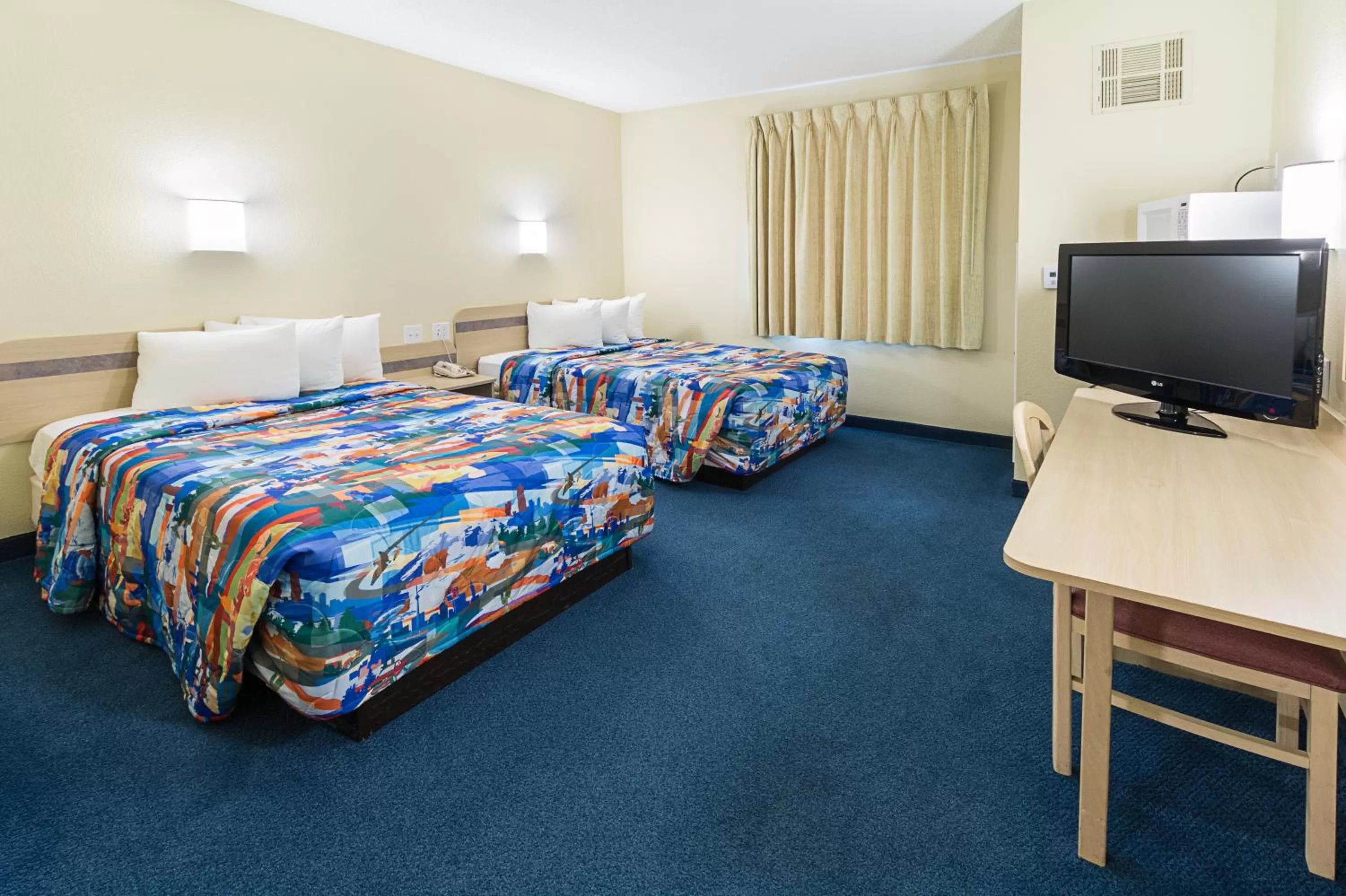 Bedroom, Bed in Motel 6-Weatherford, TX