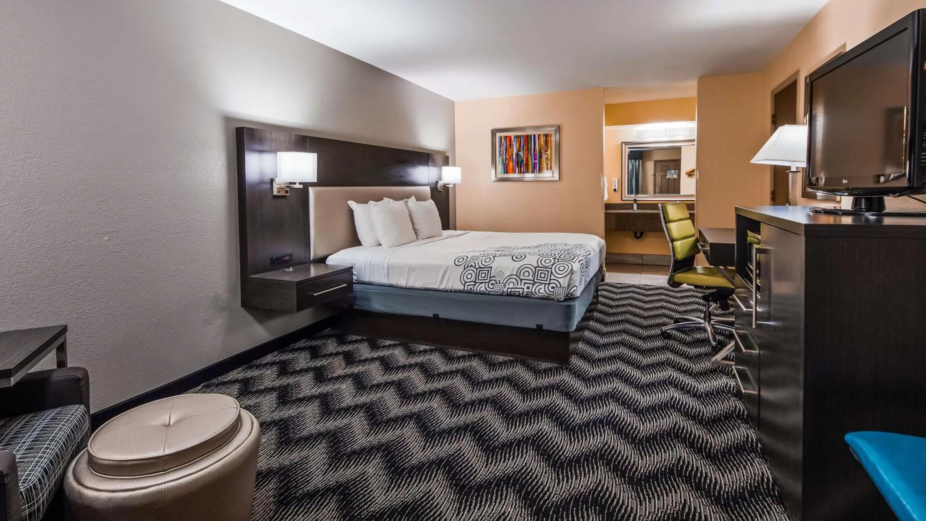 Photo of the whole room, Bed in Best Western Jacksonville near Little Rock Air Force Base