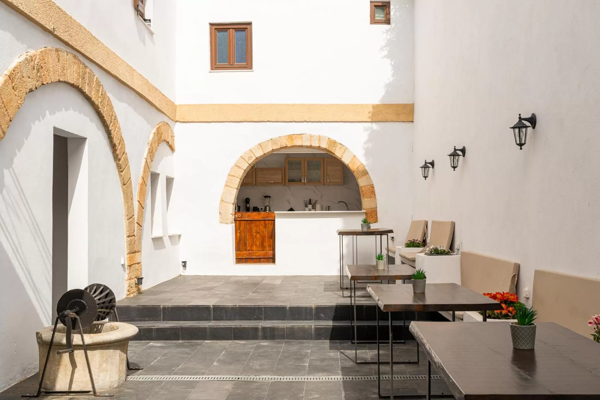 Property building in Ancient Knights Luxury Suites