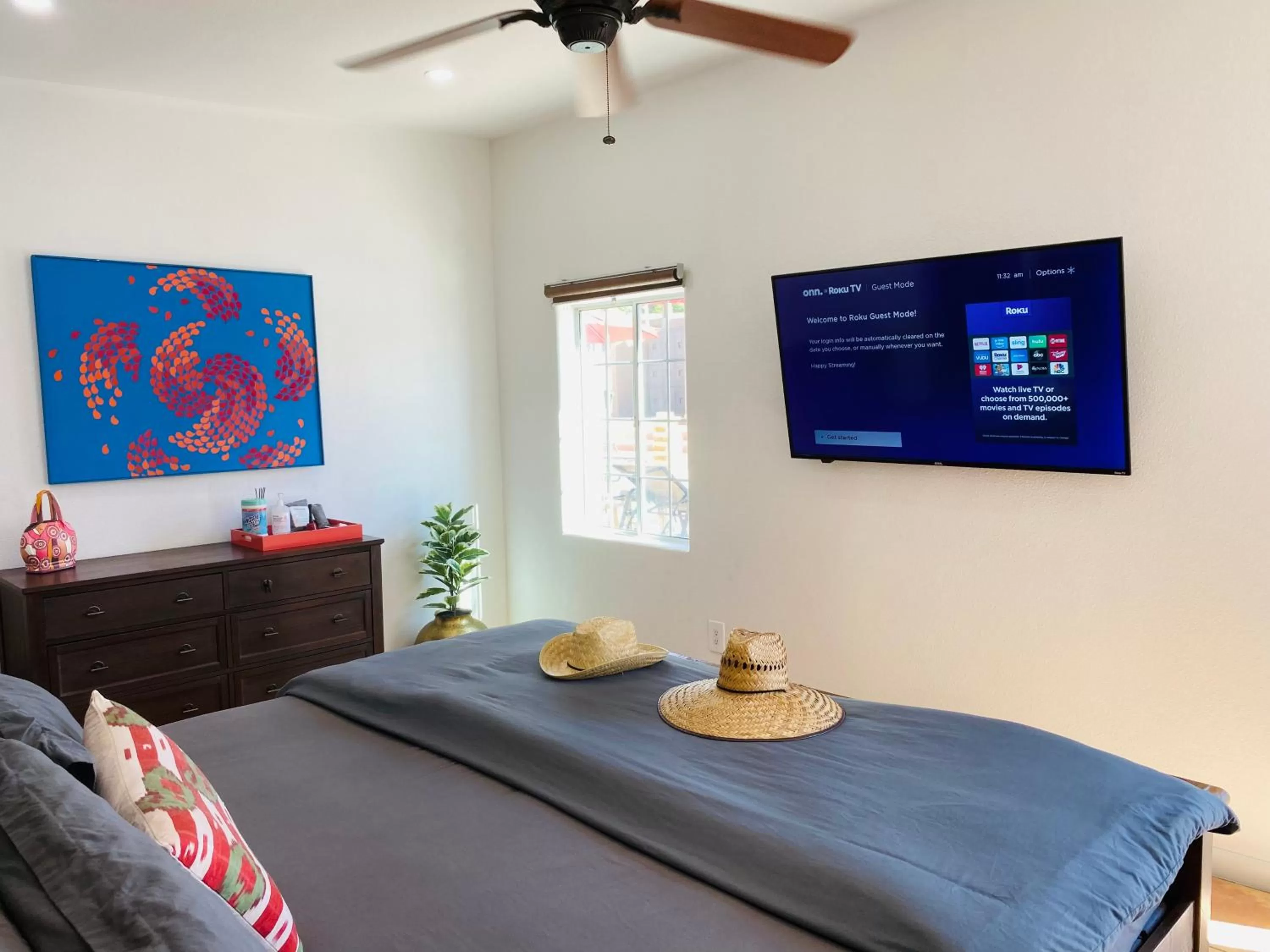 Superior King Room in MI KASA HOT SPRINGS Clothing Optional,420 Friendly,Adults Only,