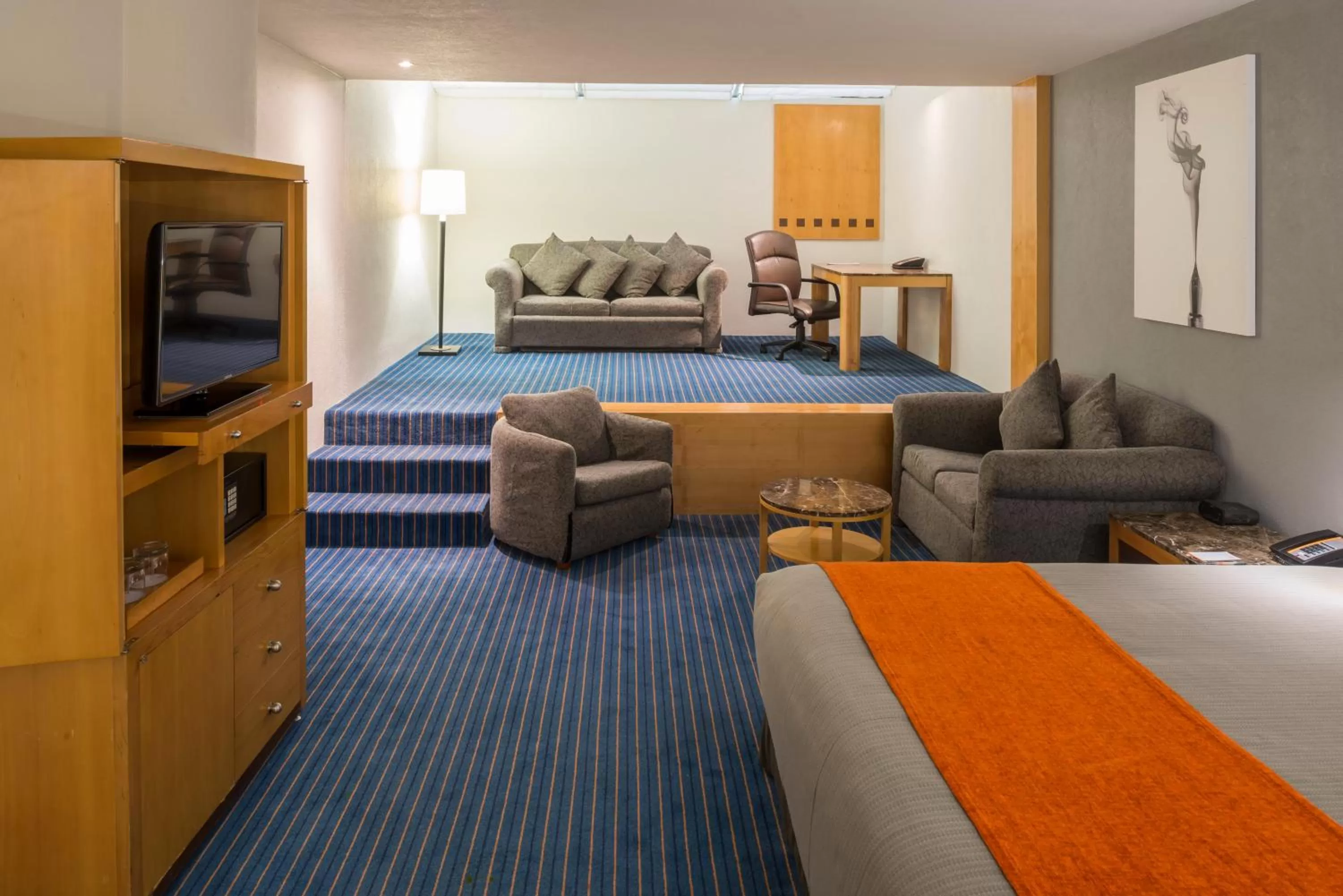 Photo of the whole room, Bed in Real Inn Nuevo Laredo