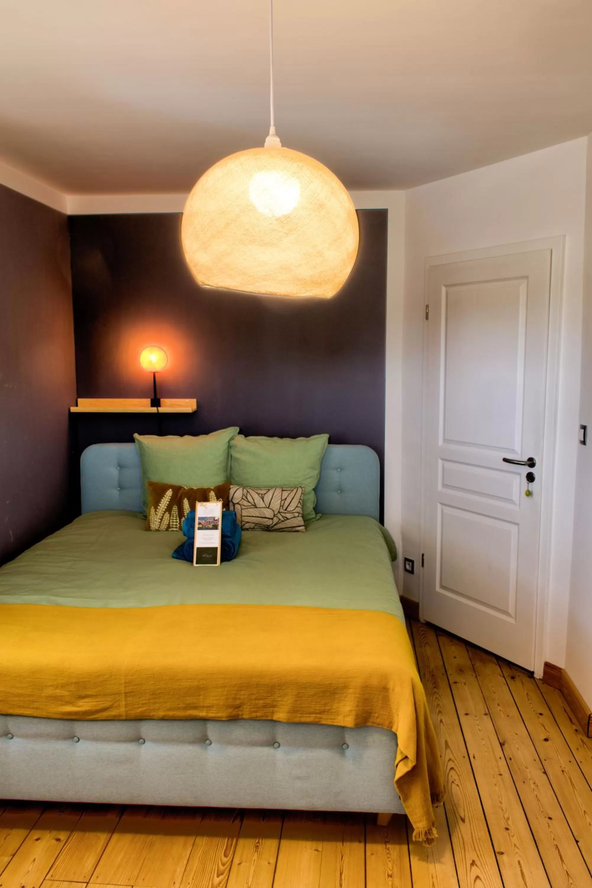 Photo of the whole room, Bed in La Maison Forestière