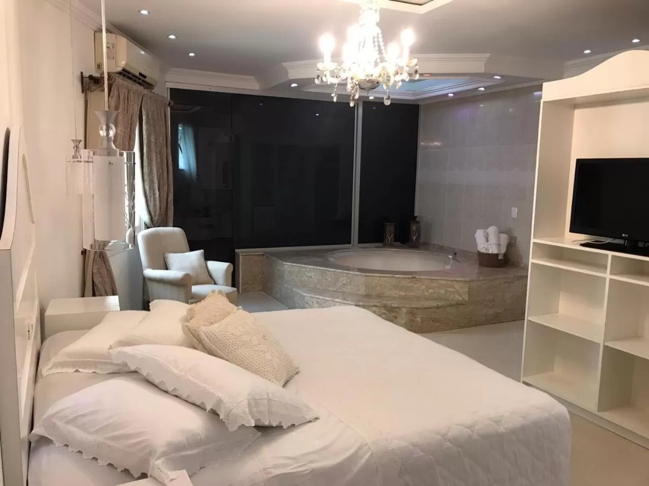 Photo of the whole room, TV/Entertainment Center in Pousada dos Anjos