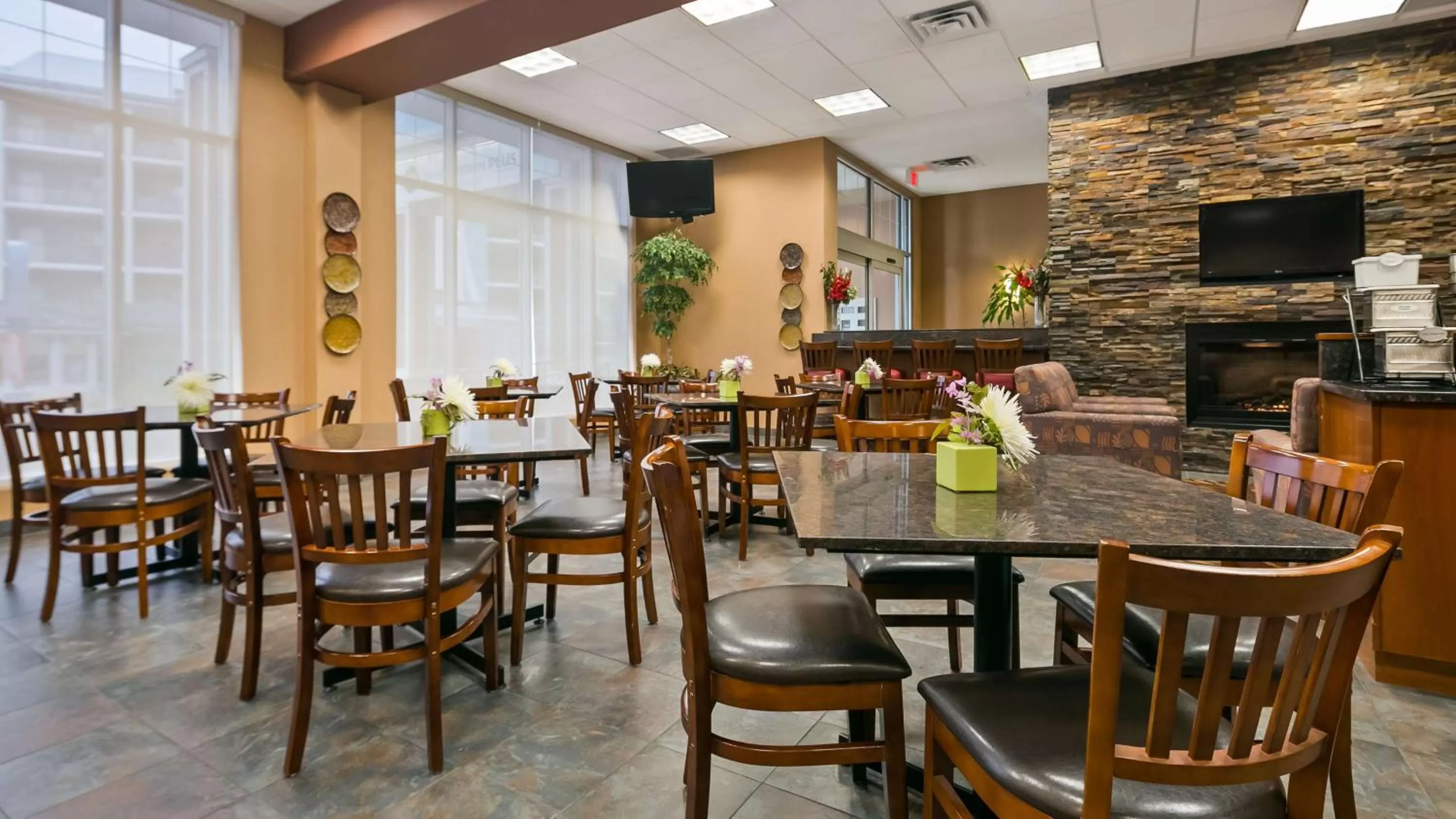 Restaurant/places to eat in Best Western Plus Chateau Inn Sylvan Lake