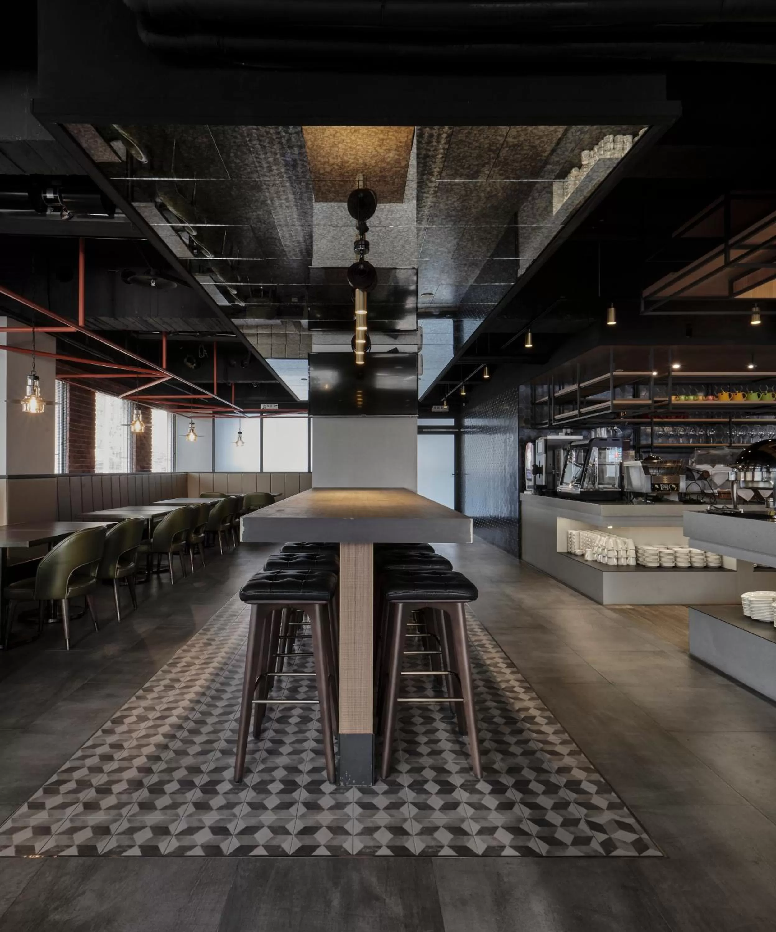 Restaurant/places to eat in Harbour 10 Hotel