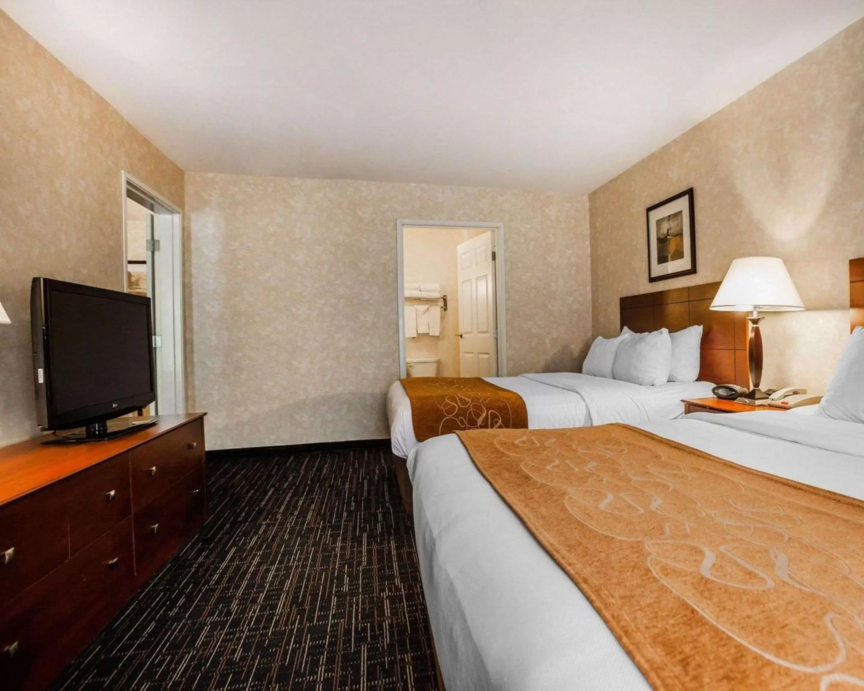 Suite with Two Queen Beds - Accessible/Non-Smoking in Comfort Suites Independence - Kansas City Suite with Two Queen Beds - Accessible/Non-Smoking in Comfort Suites Independence - Kansas City