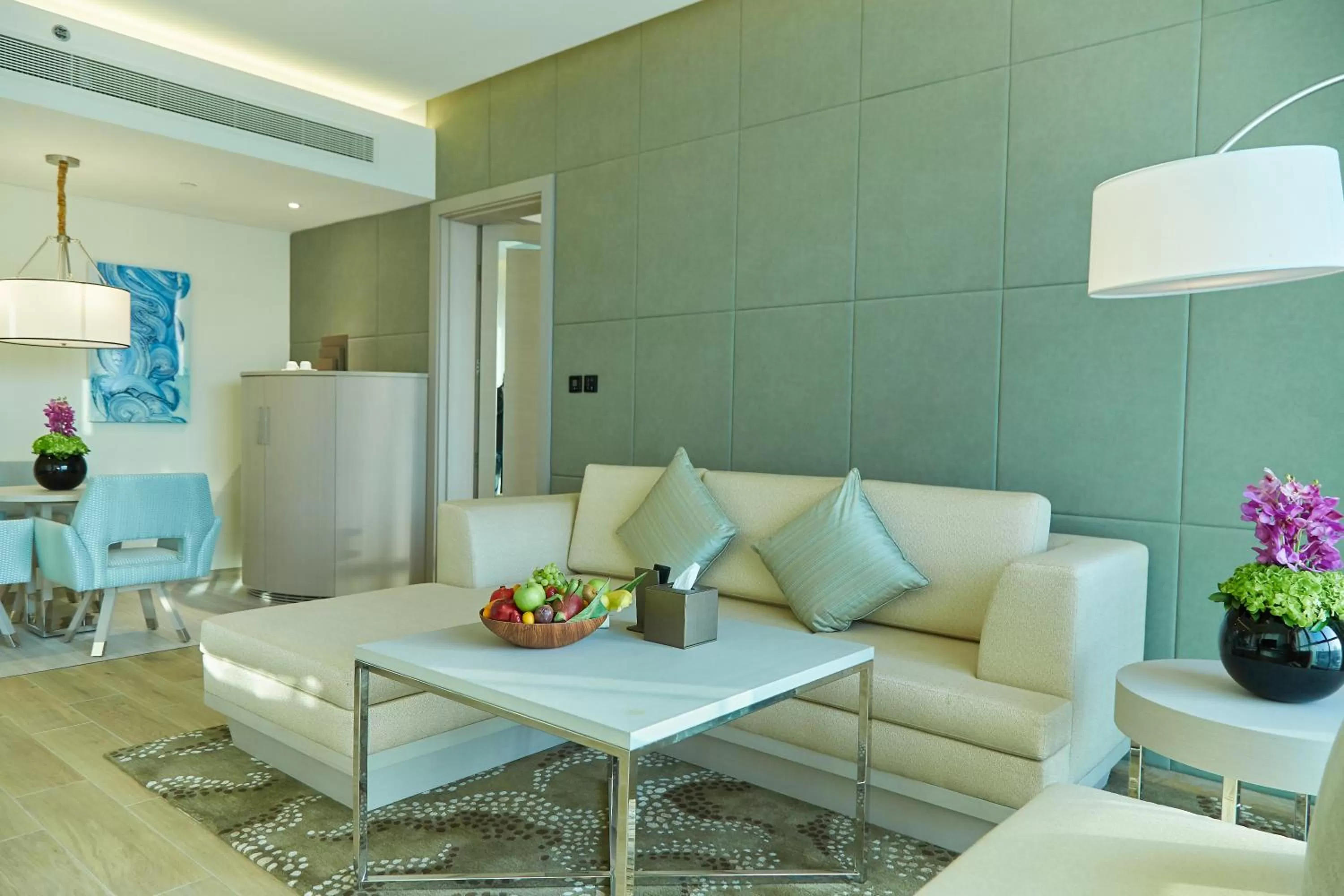 Living room in Royal M Hotel Abu Dhabi by Gewan