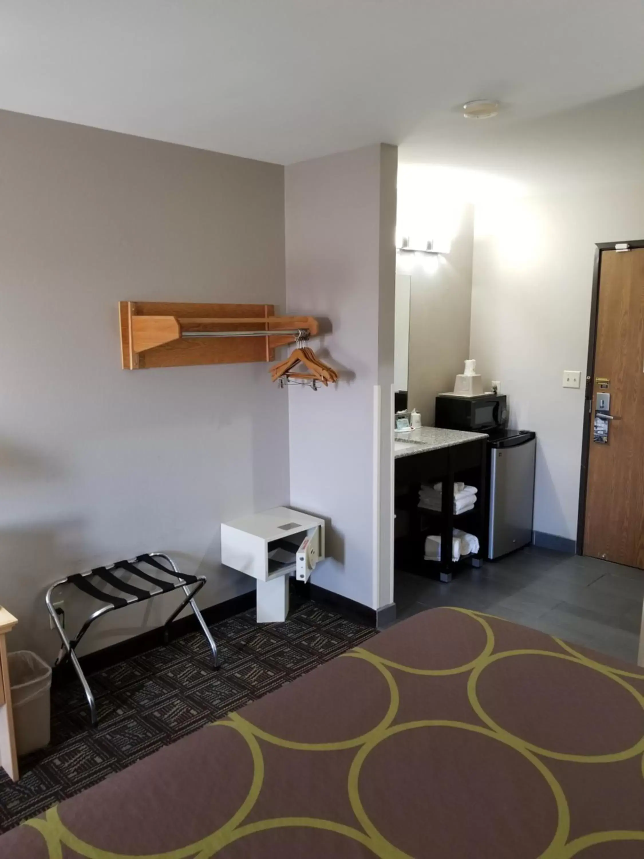 King Room - Non-Smoking in Super 8 by Wyndham Fort Collins King Room - Non-Smoking in Super 8 by Wyndham Fort Collins