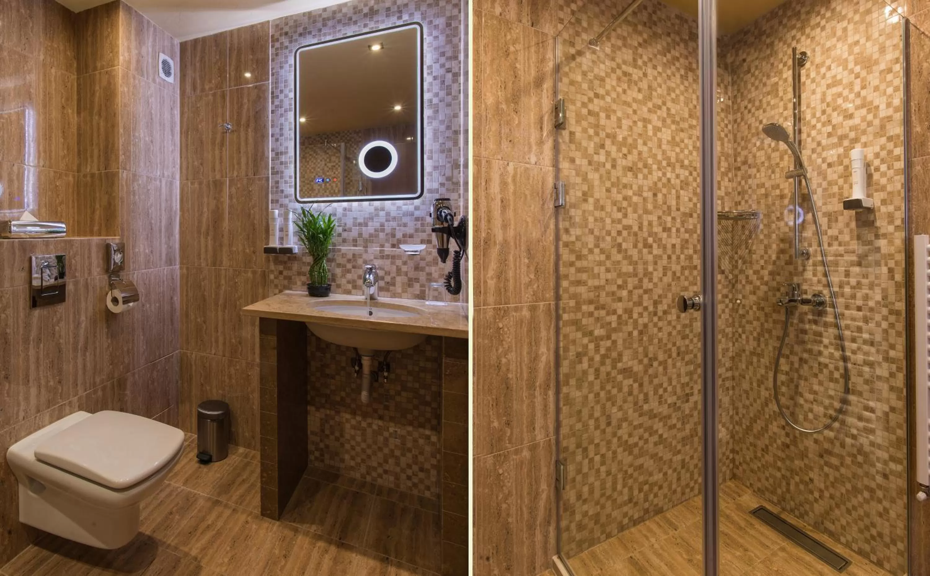 Shower in Rosslyn Thracia Hotel Sofia