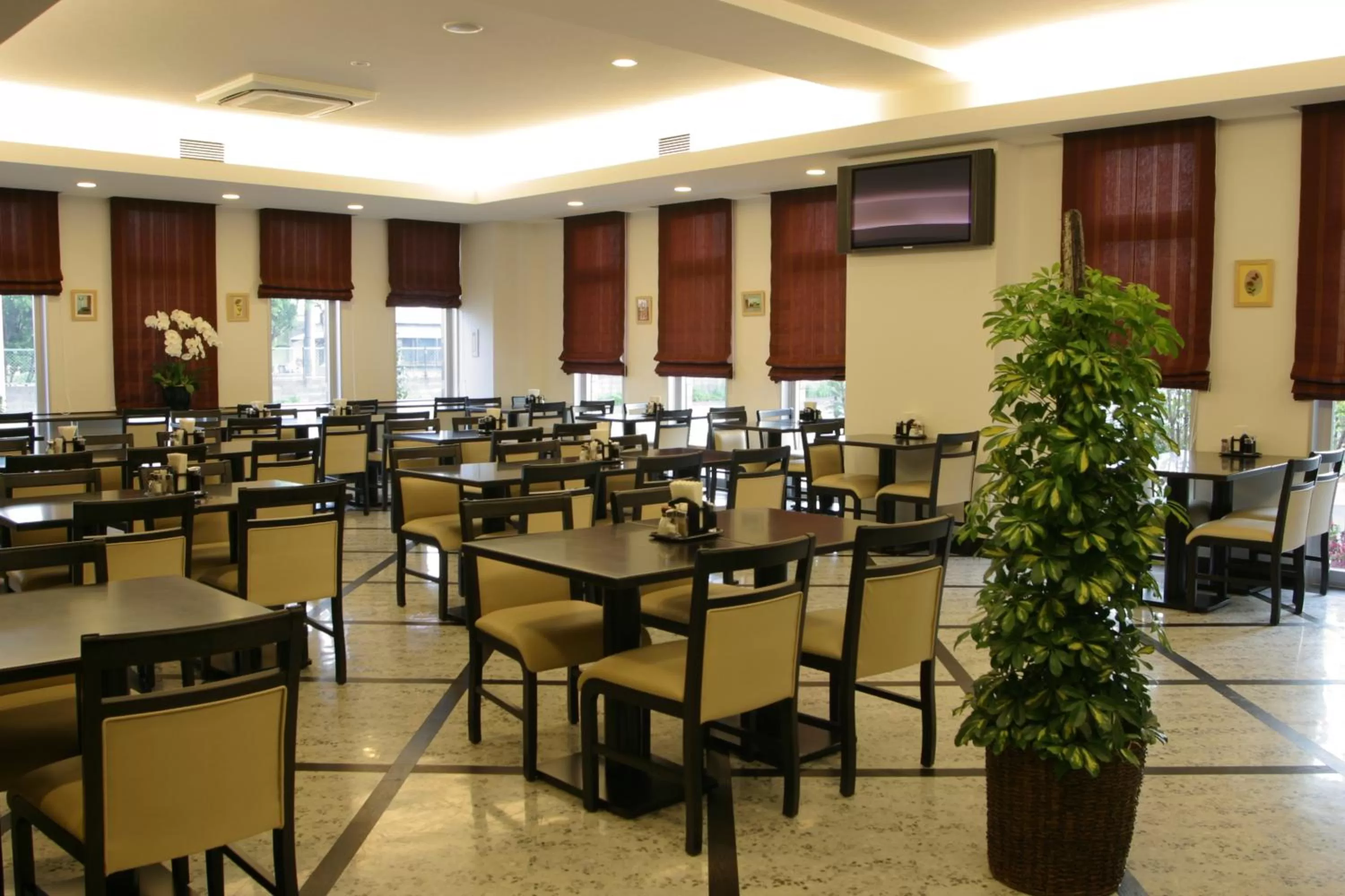 Restaurant/places to eat in Hotel Route-Inn Mojiko