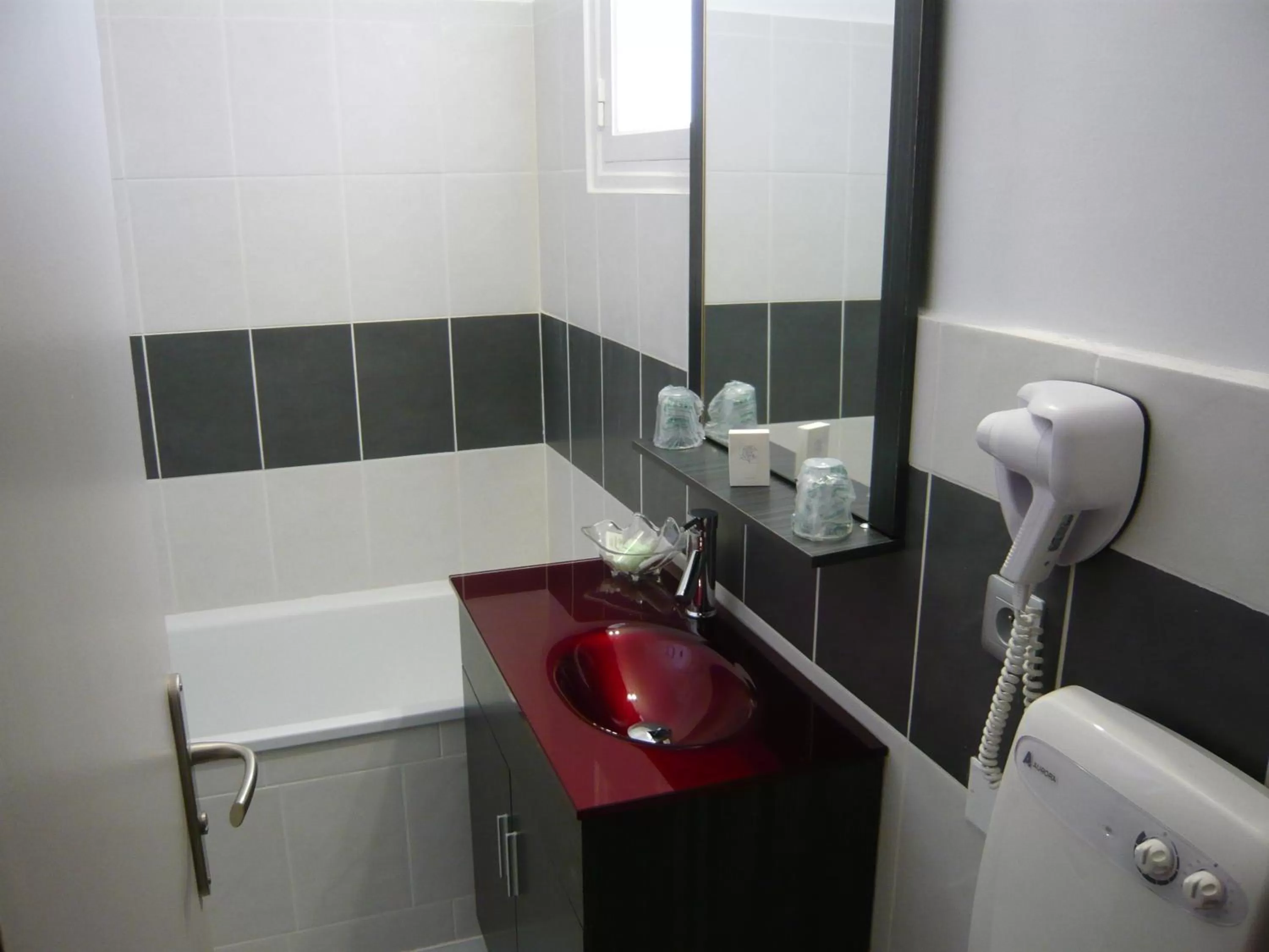 Bathroom in Hôtel Port Beach