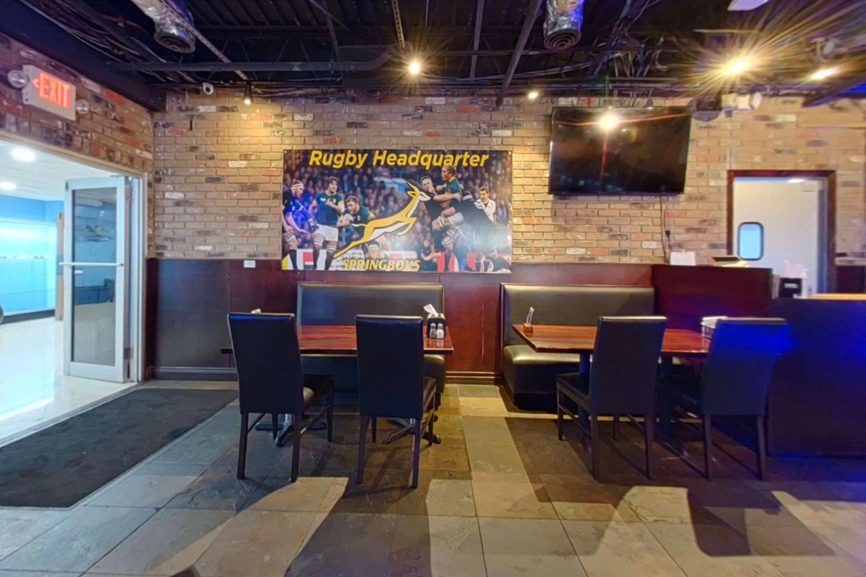 Restaurant/places to eat in Rodeway Inn & Suites Fort Lauderdale Airport & Cruise Port