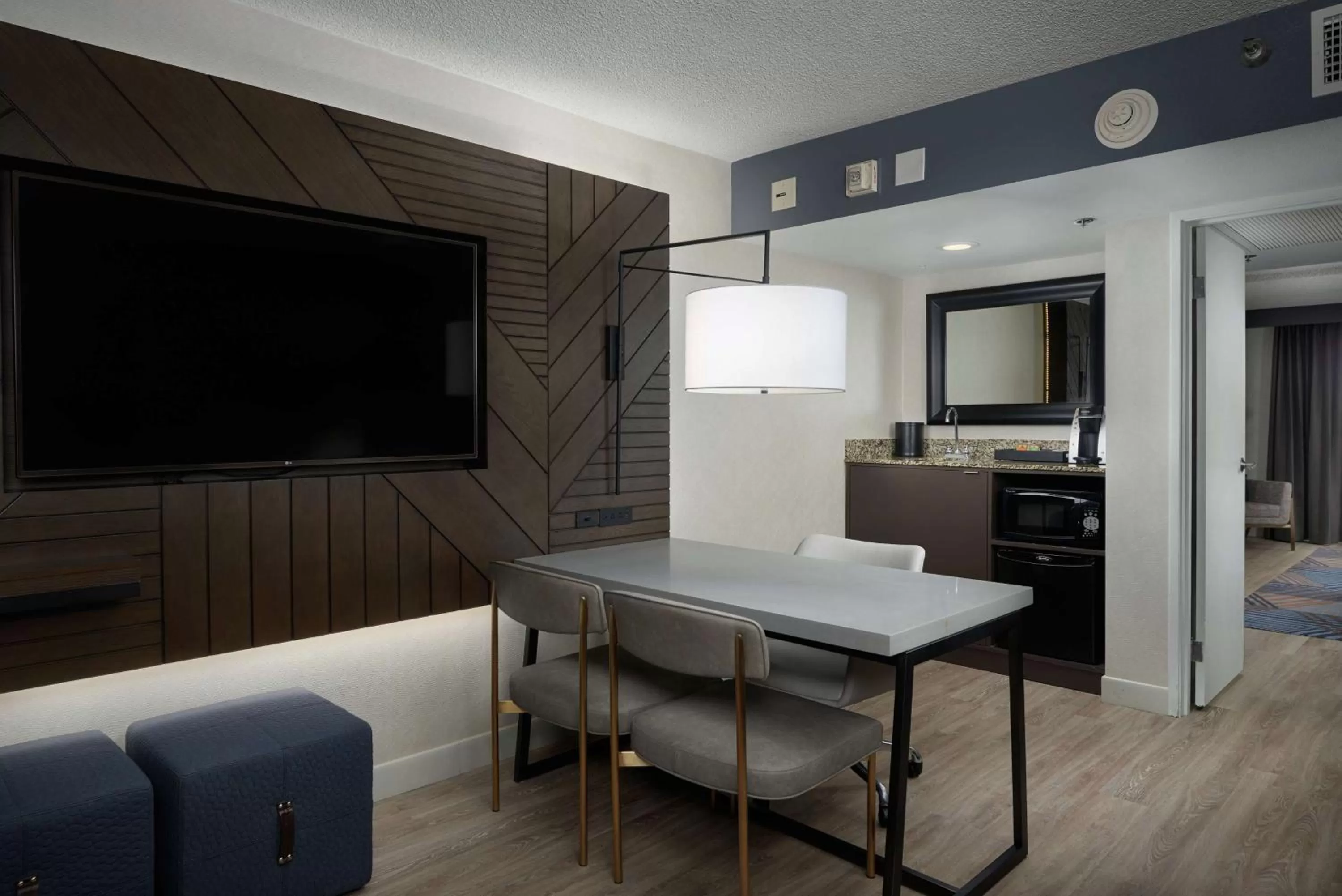 Photo of the whole room in Embassy Suites by Hilton Los Angeles Downey