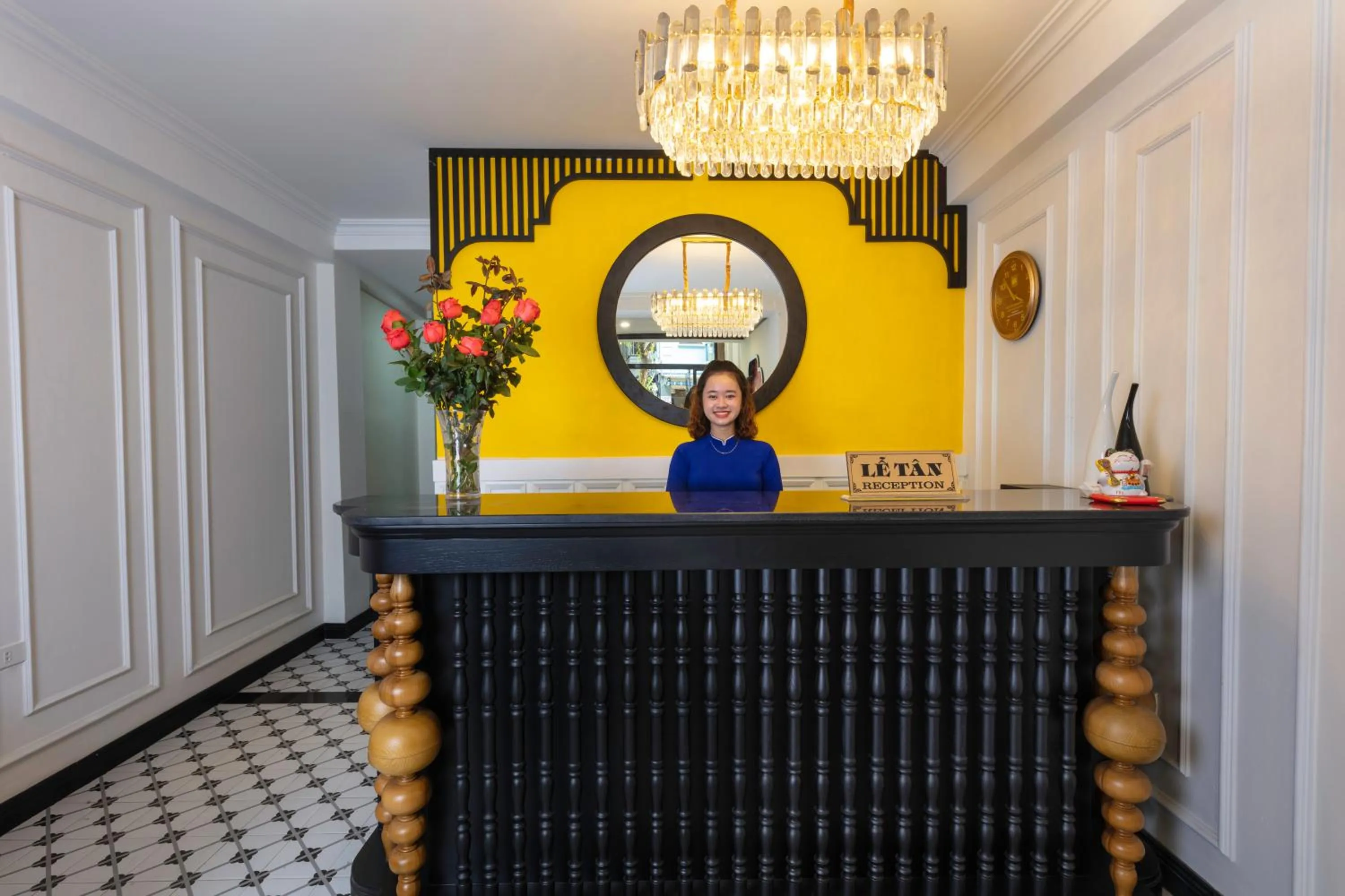 Property building in Queen Light Hotel - Ha Noi Old Quater