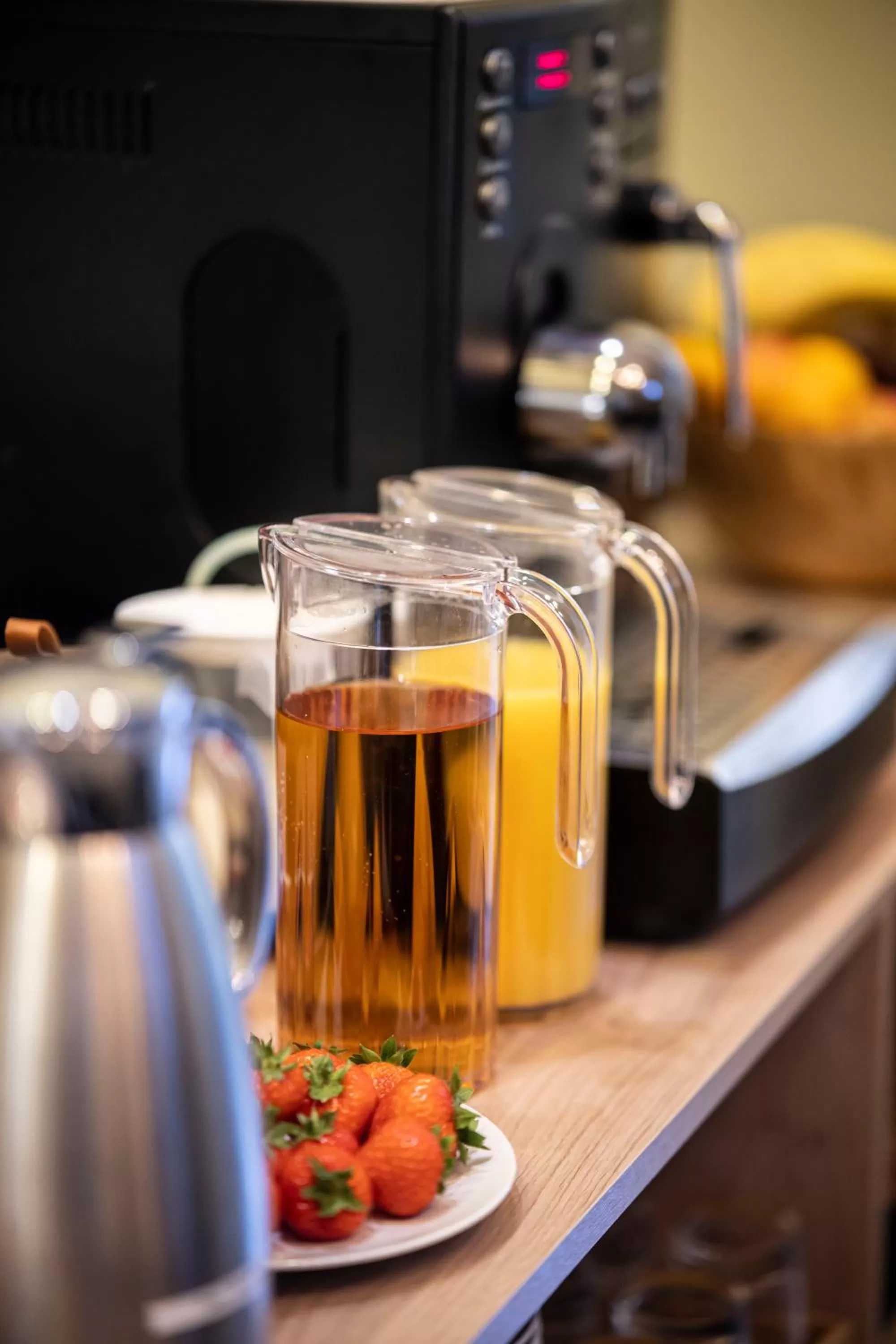 Food and drinks in Number 11 by the Warren Collection