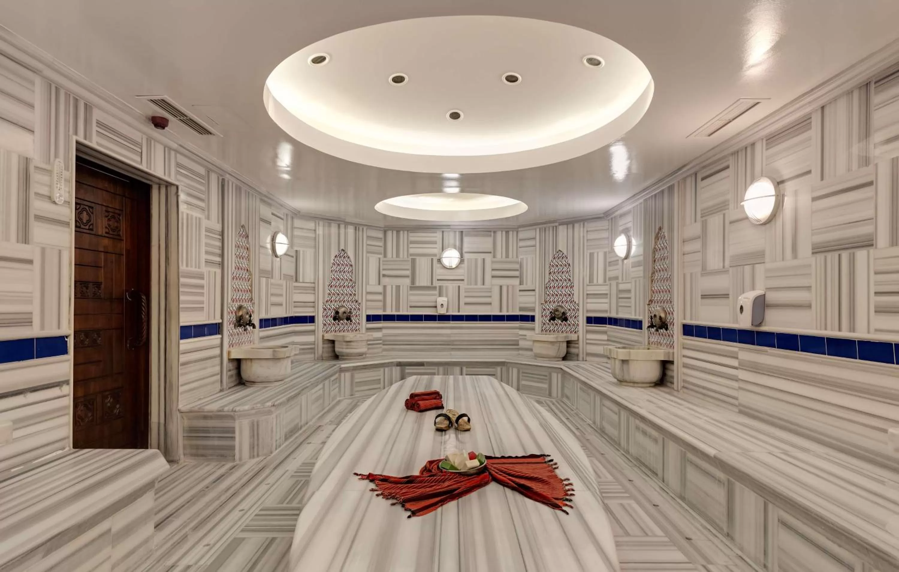 Spa and wellness centre/facilities in Doubletree by Hilton Van