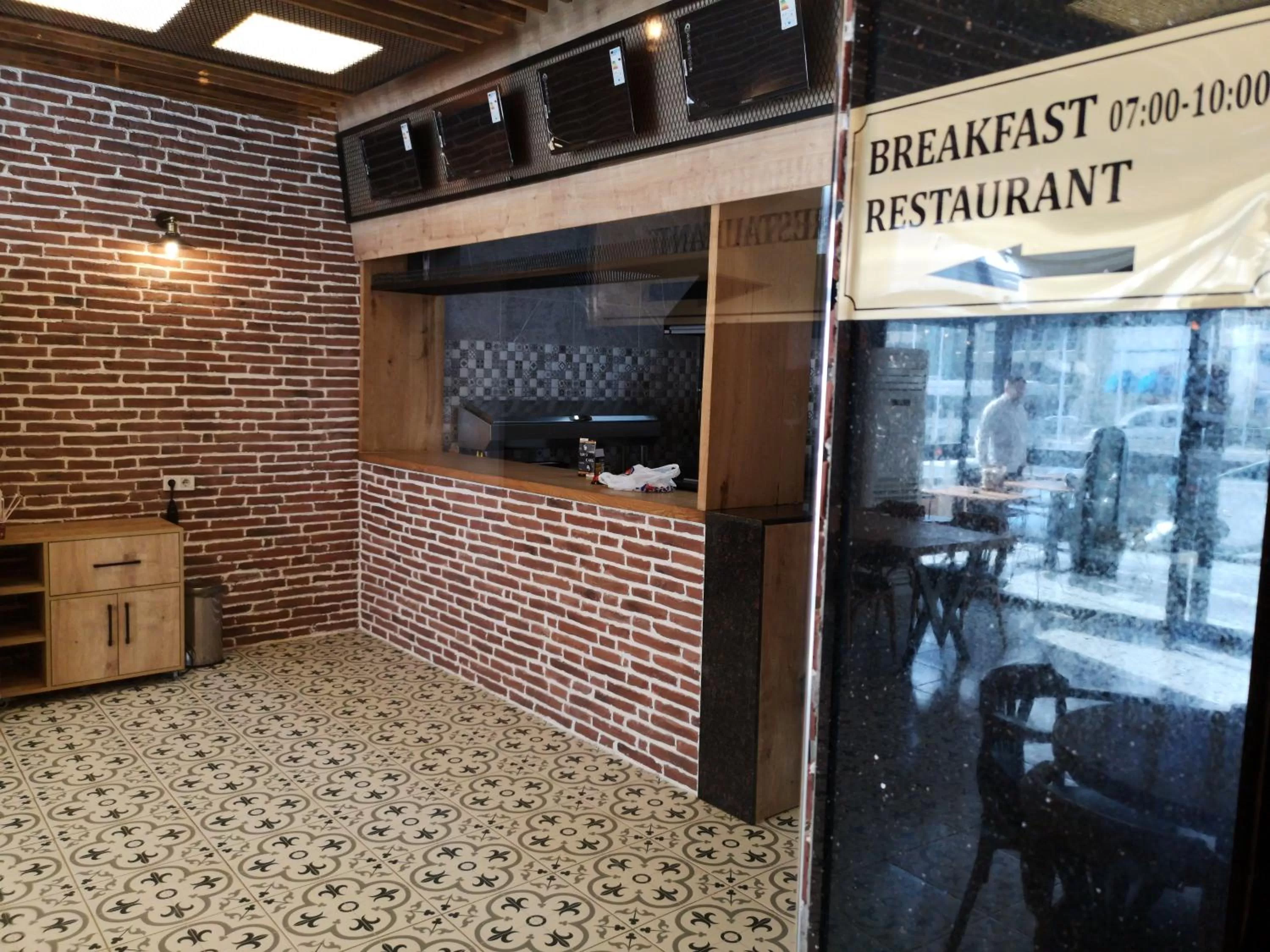 Restaurant/places to eat in Istanbul Fair Hotel