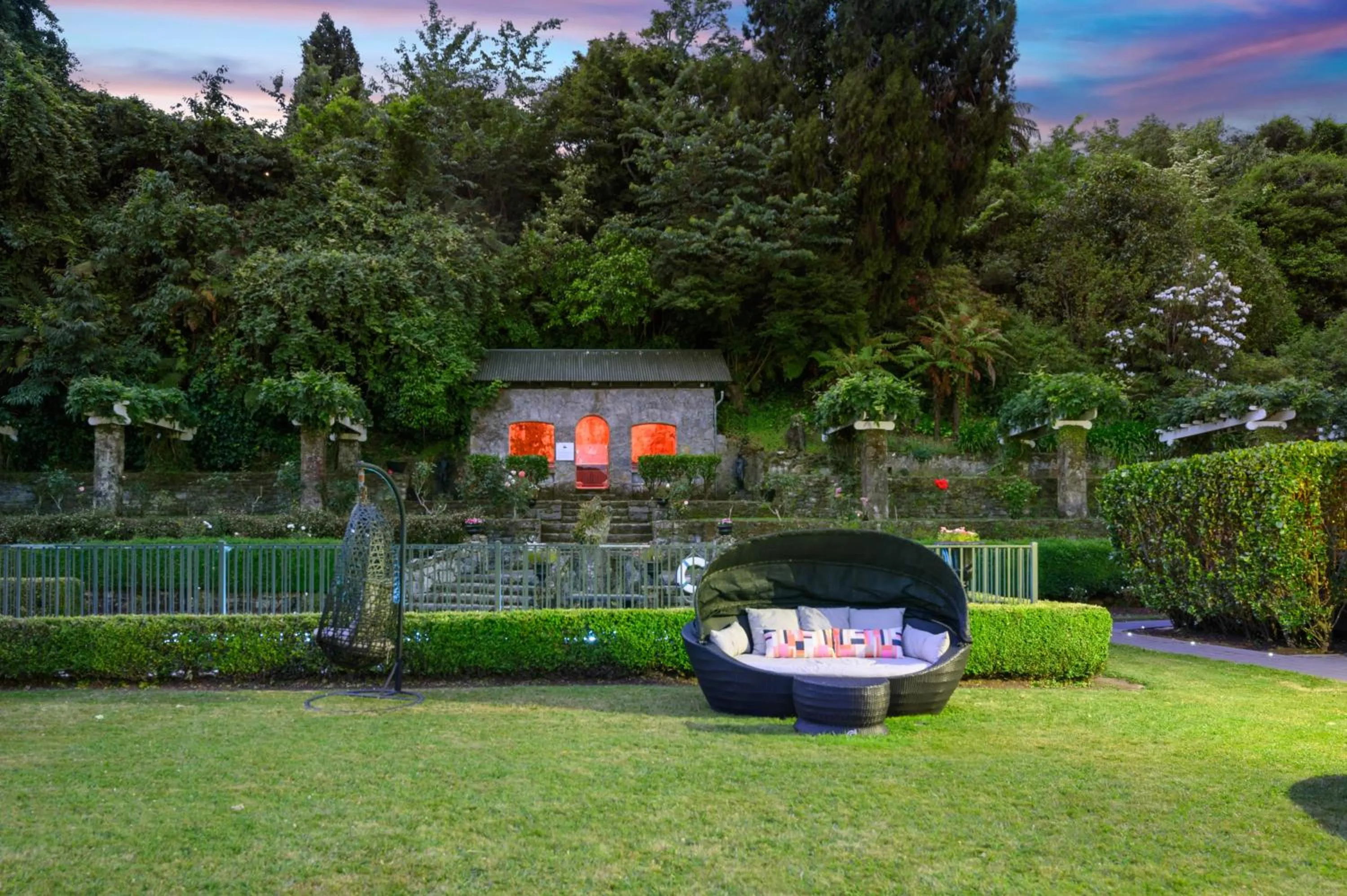 Garden in Black Swan Lakeside Boutique Hotel