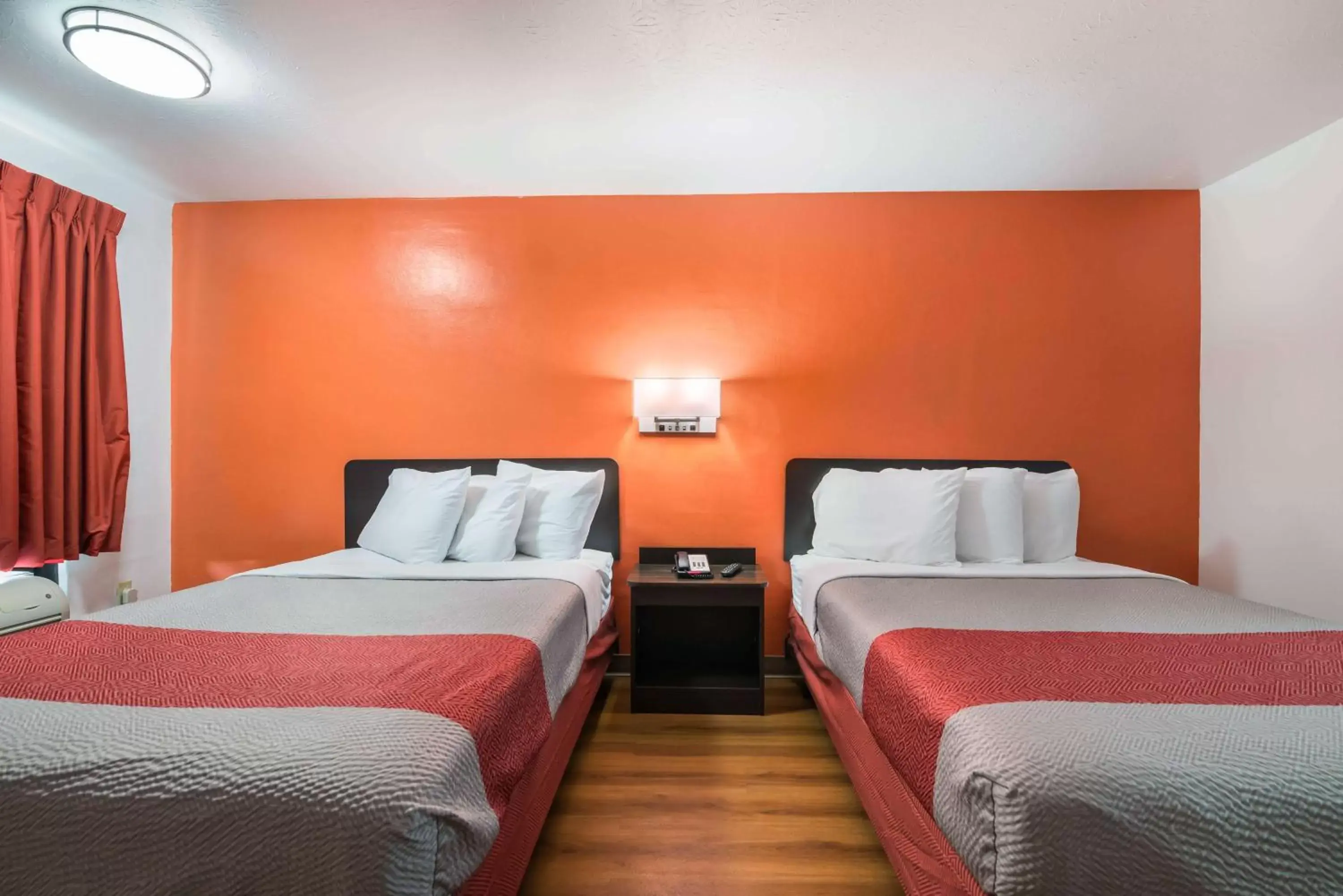 Deluxe Quadruple Room - Non-Smoking in Motel 6-Attalla, AL Deluxe Quadruple Room - Non-Smoking in Motel 6-Attalla, AL