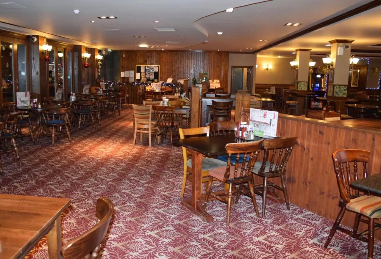 Restaurant/Places to Eat in The Golden Acorn Wetherspoon