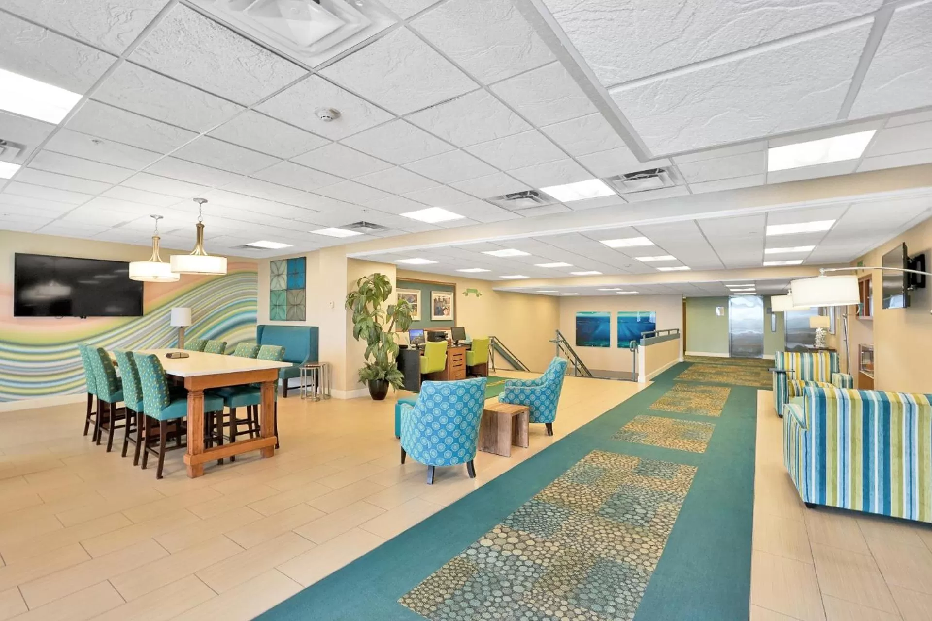 Communal lounge/ TV room in Hollywood Beach Tower