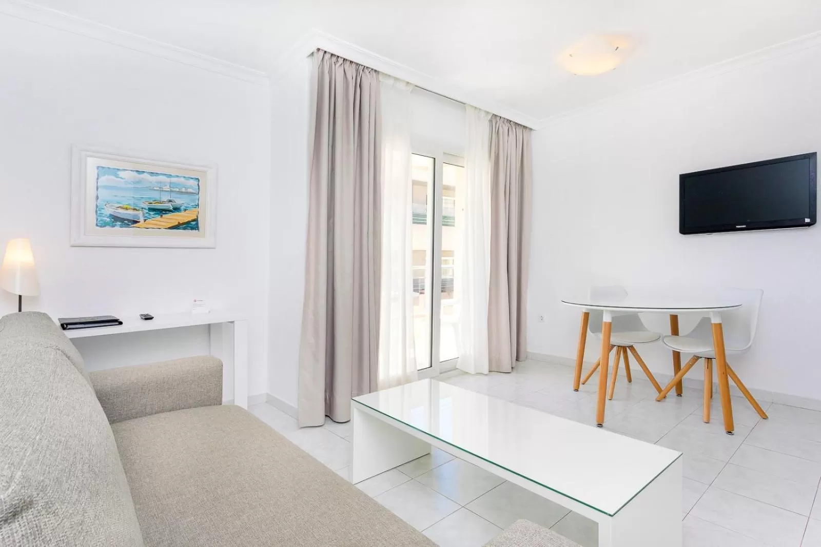 Living room in Aparthotel Duquesa Playa