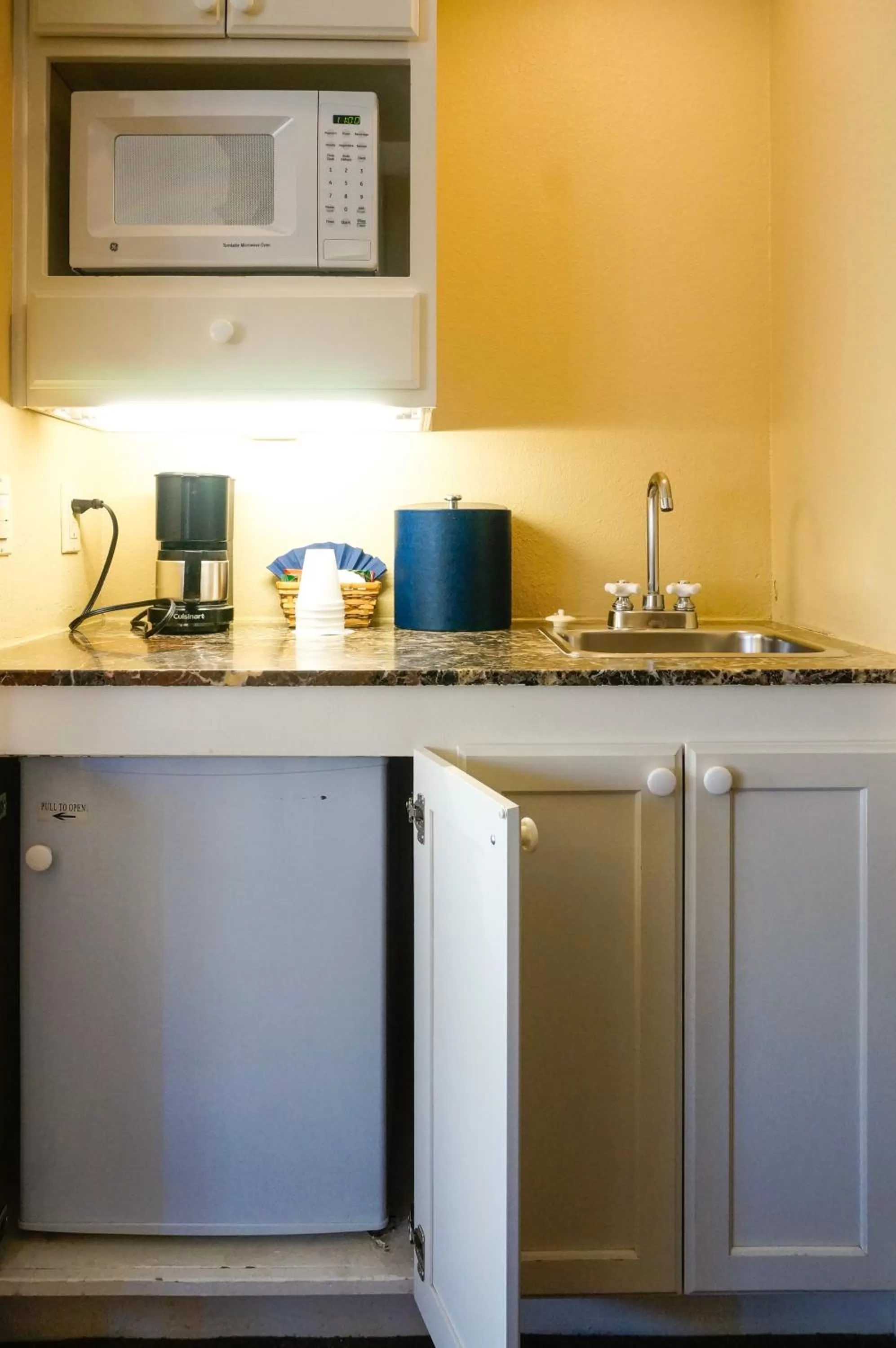 Kitchen or kitchenette in Gaslamp Plaza Suites