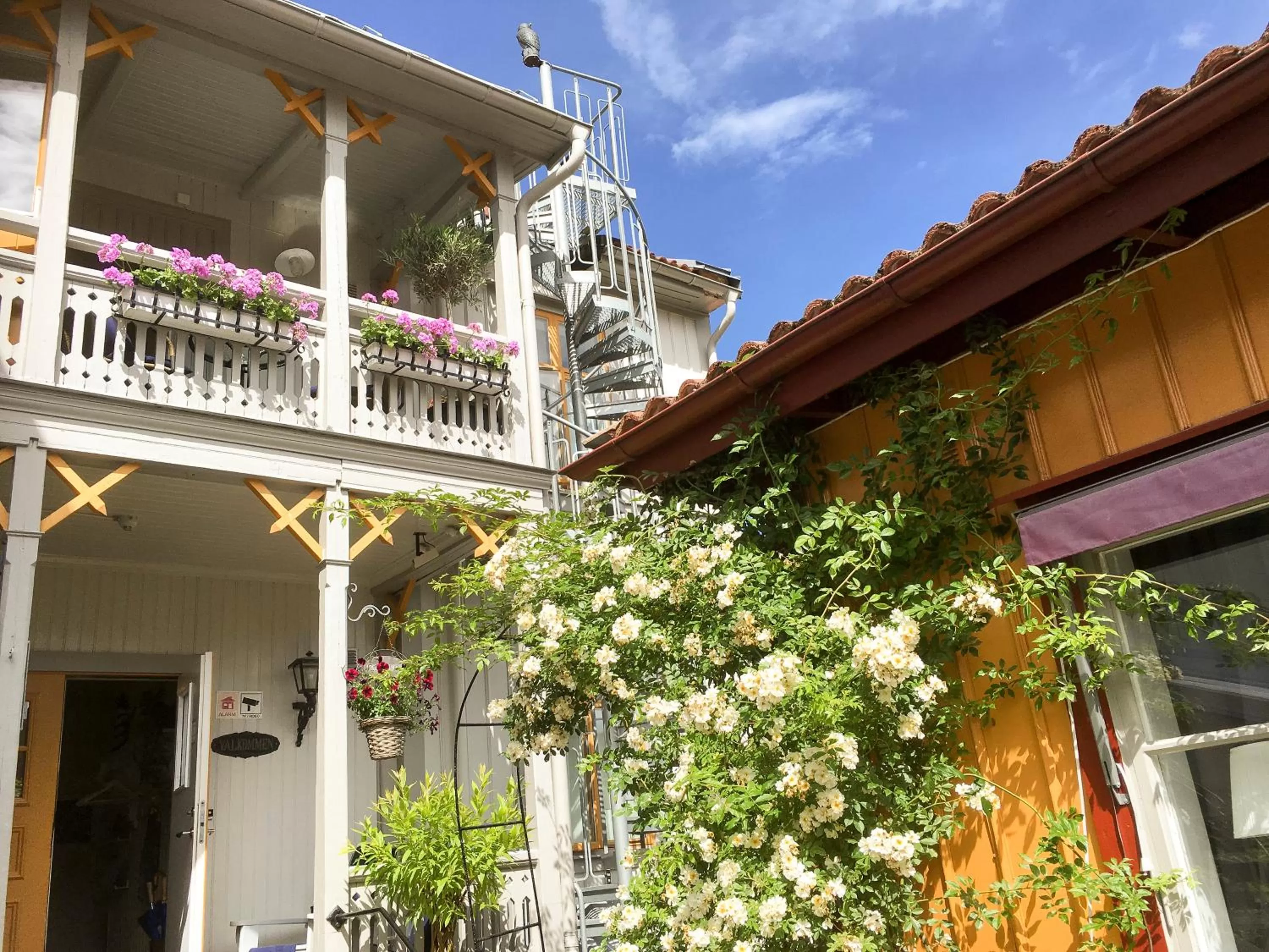 Facade/entrance, Property Building in Lilla Hotellet i Nora