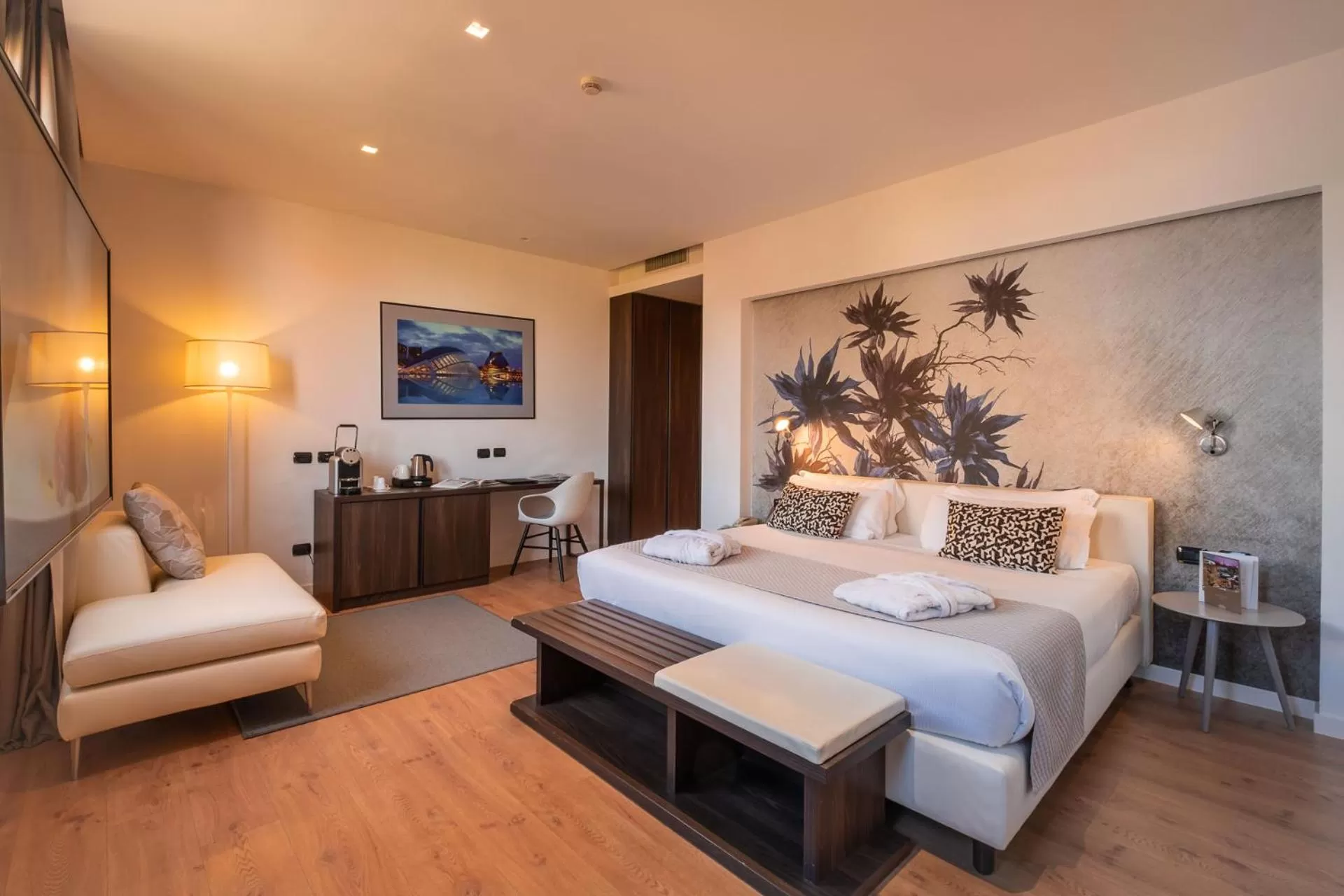 Shower, Bed in Savhotel Aemilia Bologna