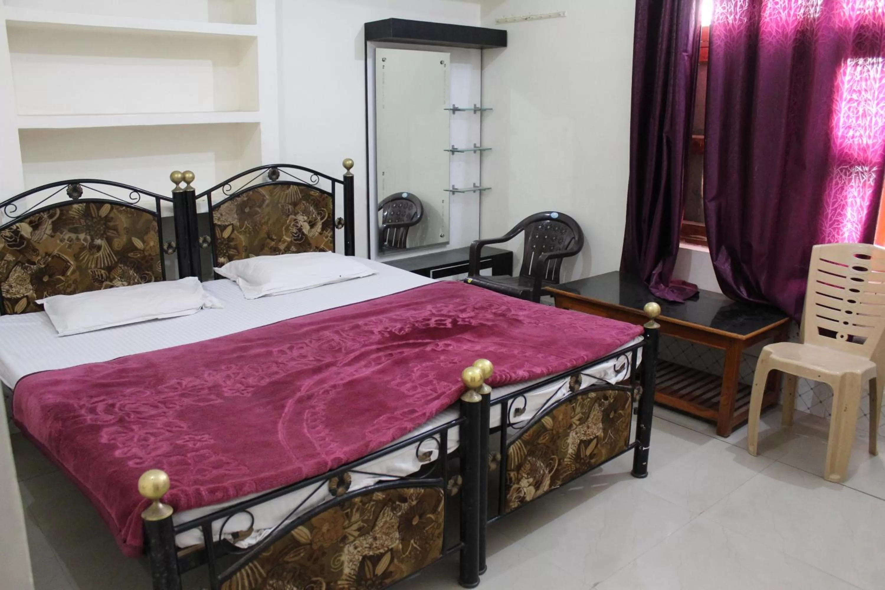 Bed in Best B&B in Orchha