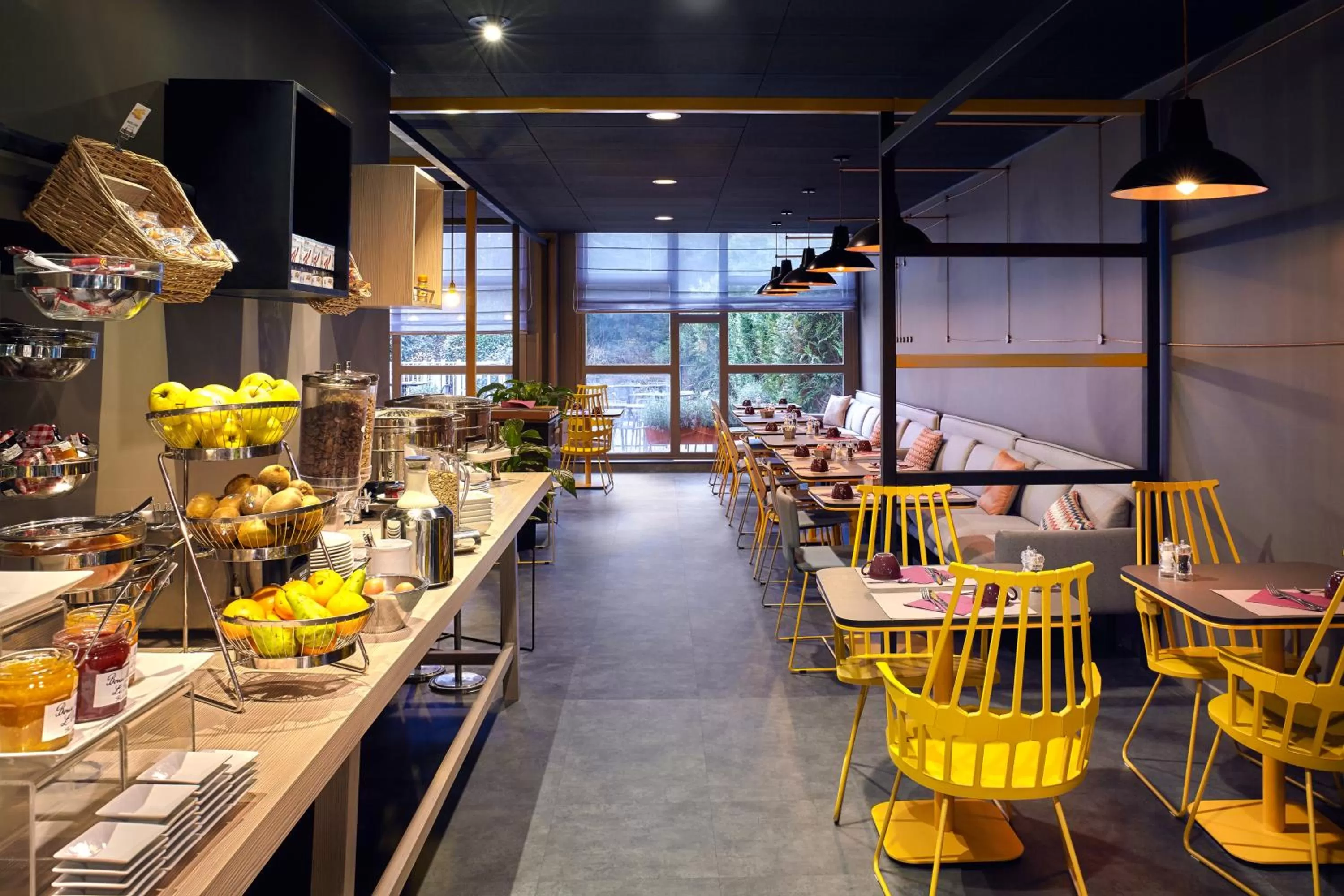 Restaurant/places to eat in Mercure Paris Sud Les Ulis-Courtaboeuf