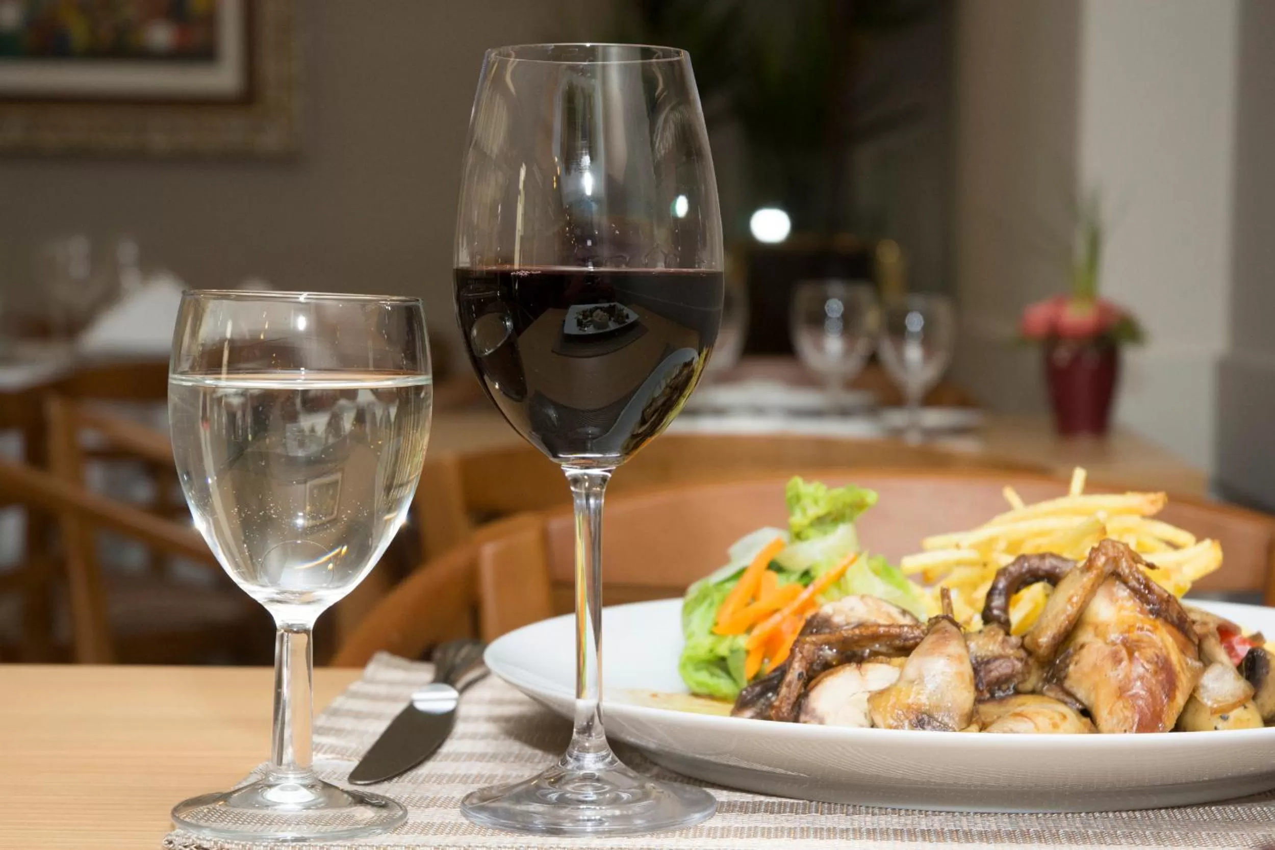 Restaurant/places to eat in Hotel Rainha D. Amélia, Arts & Leisure